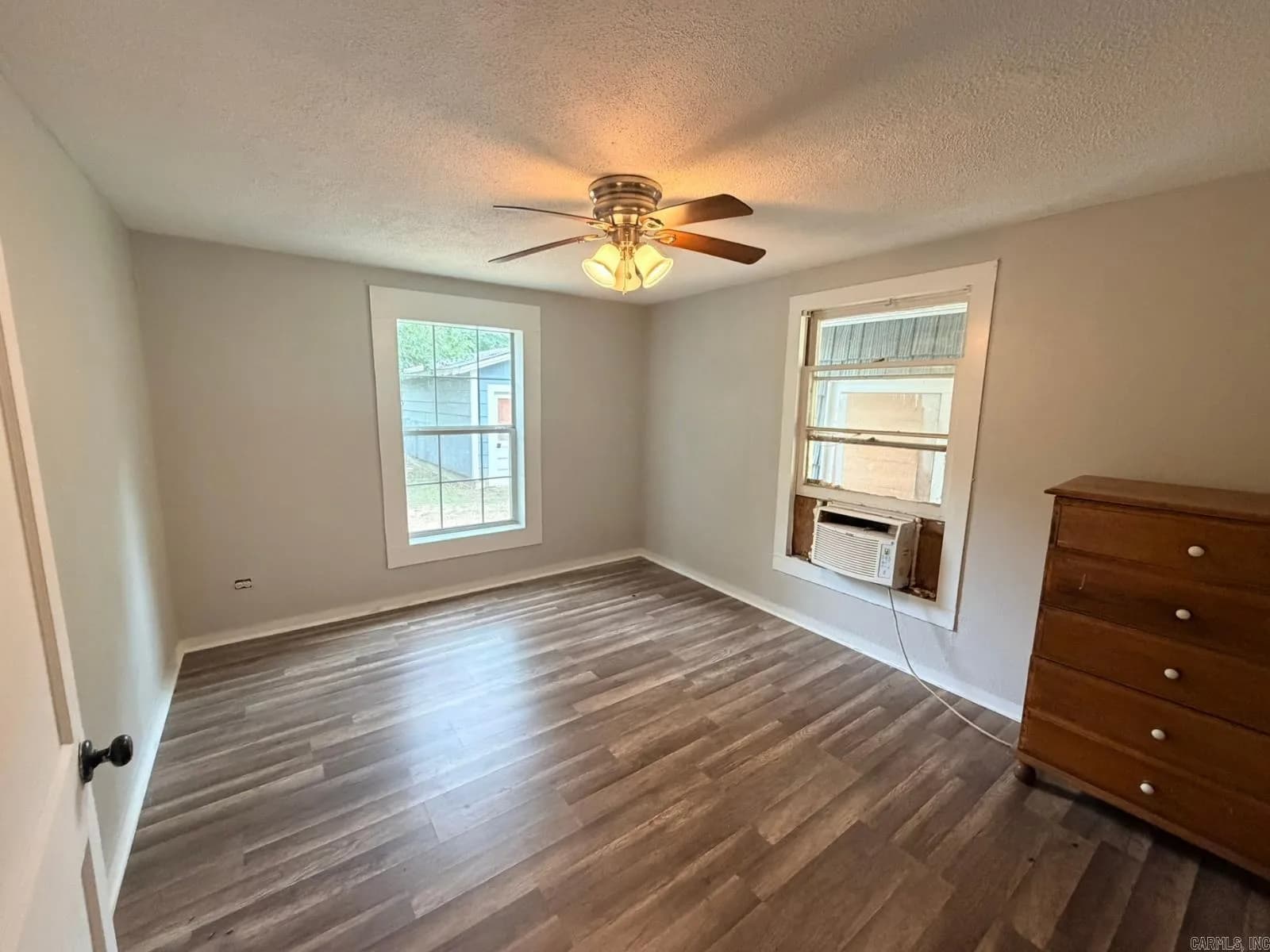 Property at 508 SW Haire - Image 10