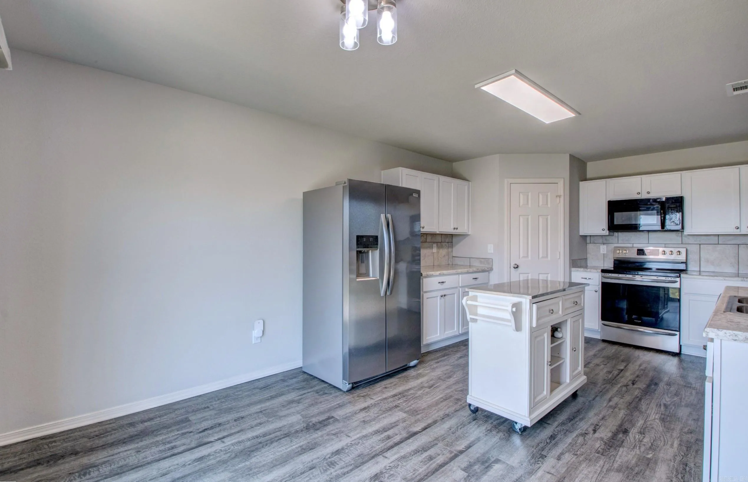 Property at 3301  Wilshire boulevard - Image 22