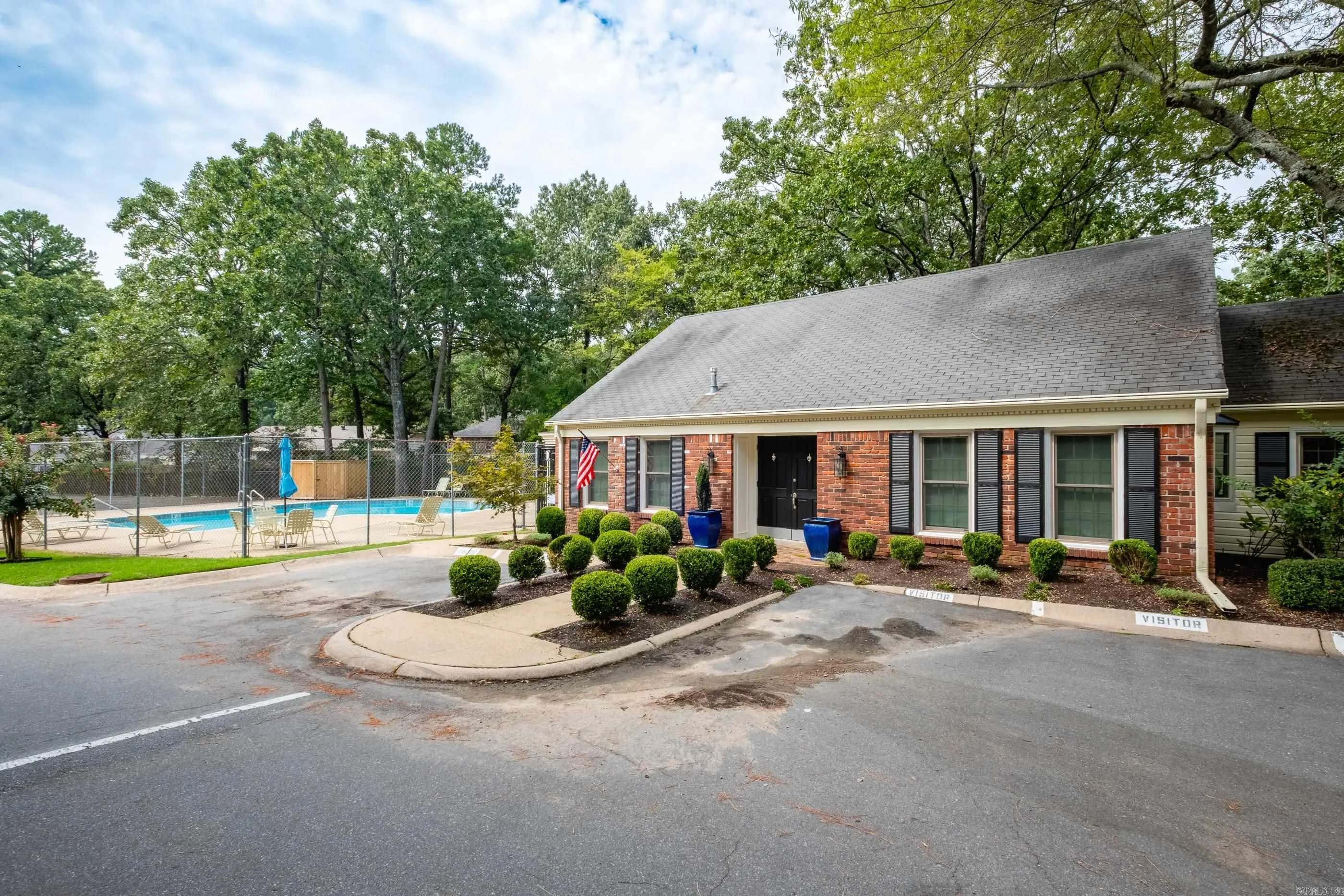 Property at 13  Kingsbridge - Image 41