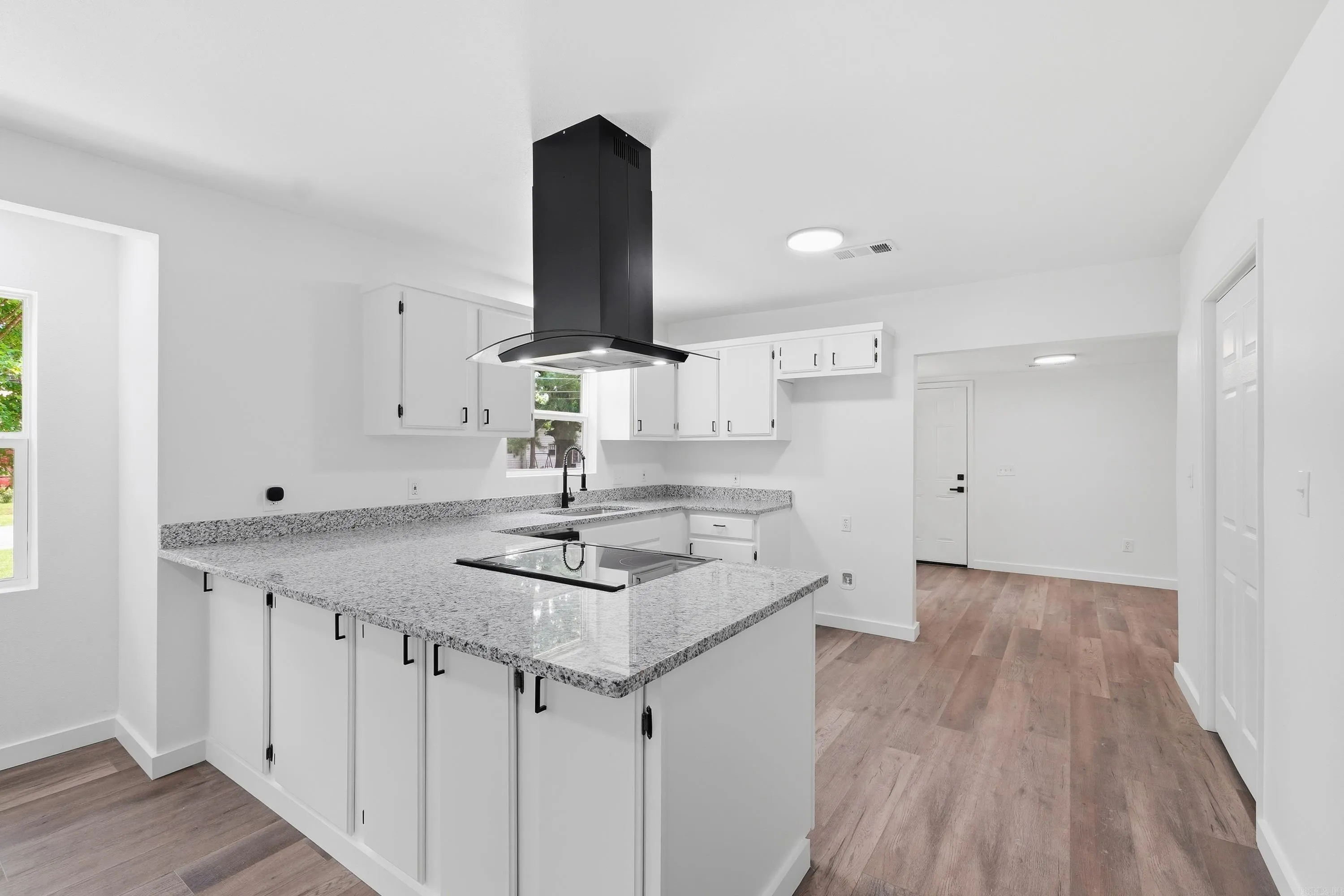 Property at 305 SW 3rd - Image 12