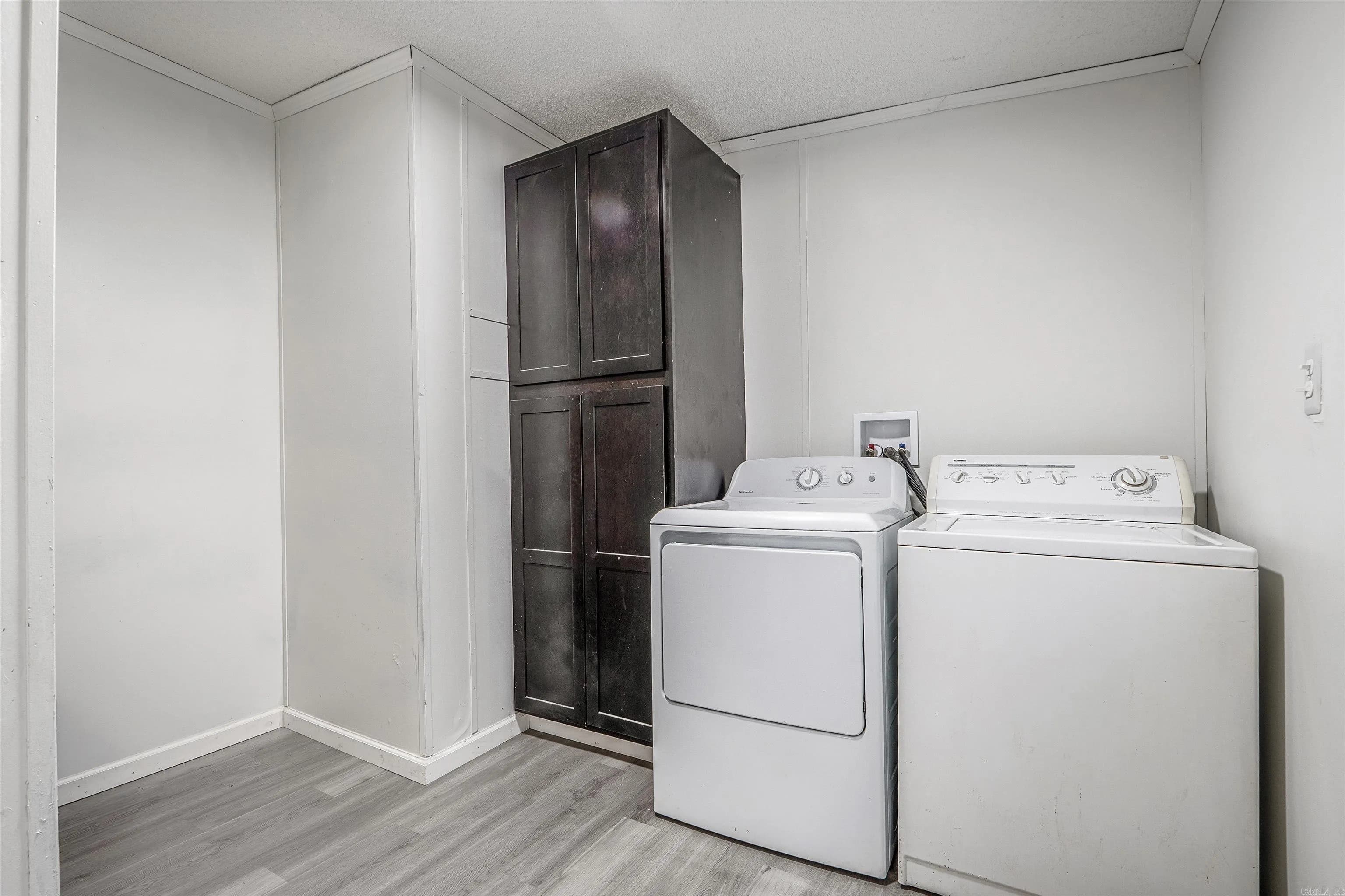 Property at 1320 W Justice - Image 21