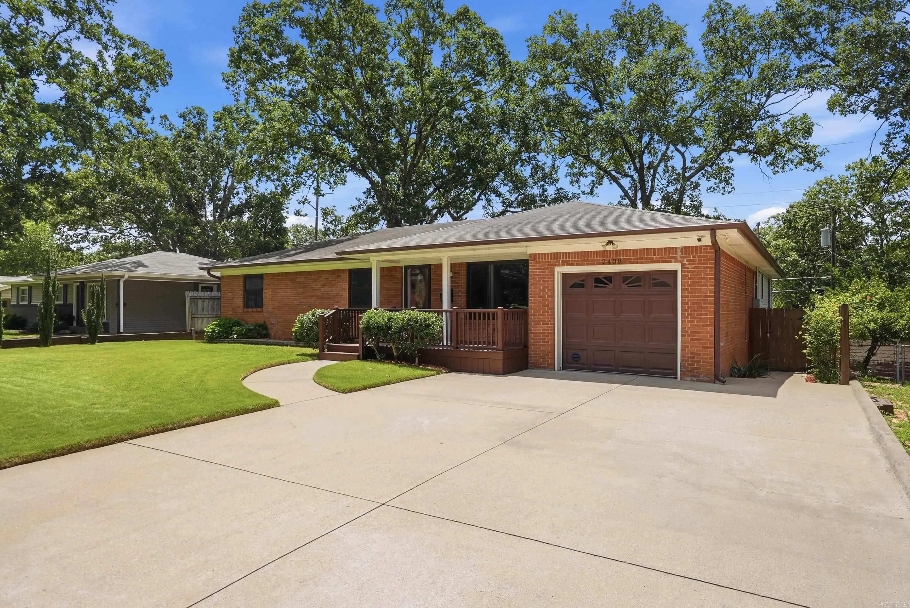 Property at 2408  Seminole trl - Image 2
