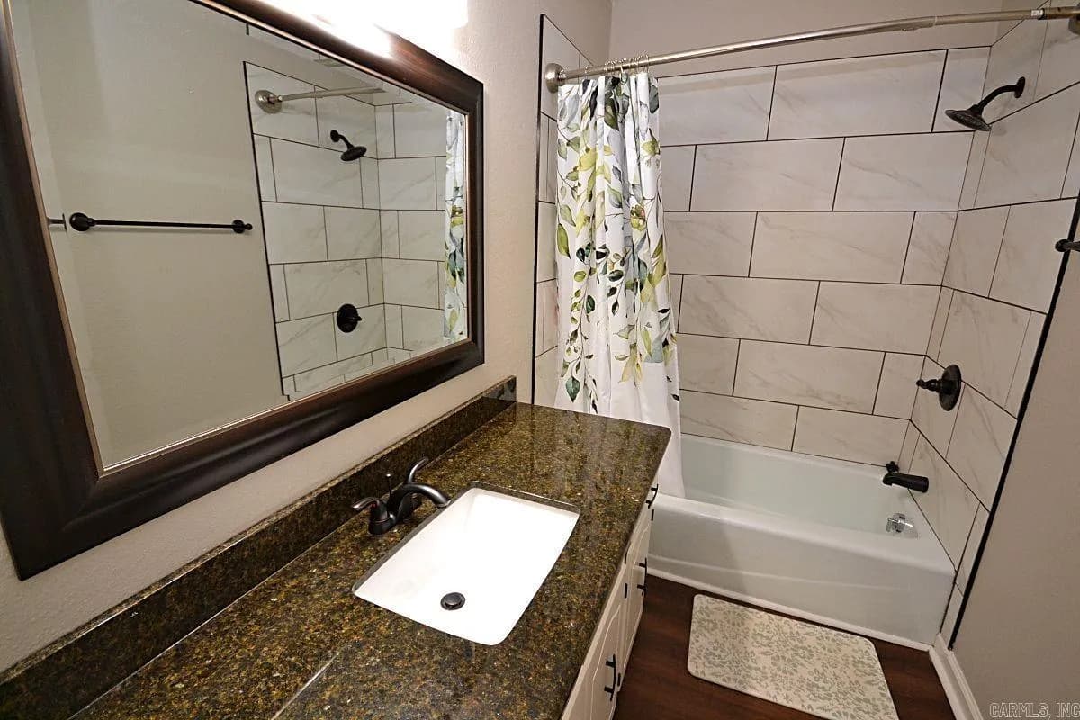 Property at 1217  Dyson - Image 24