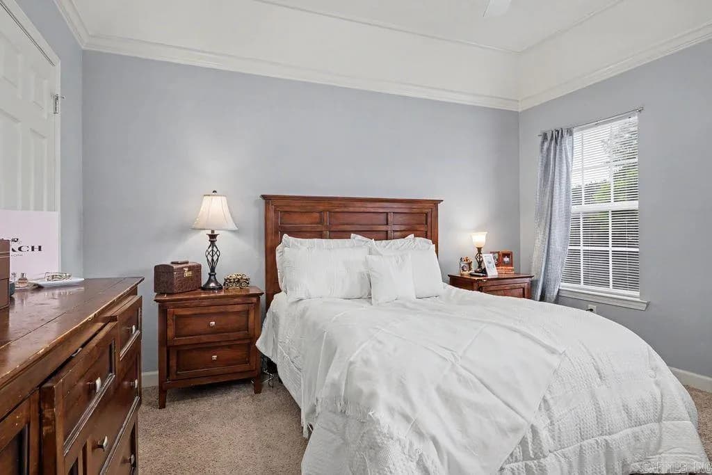 Property at 100  Meadowlark - Image 12