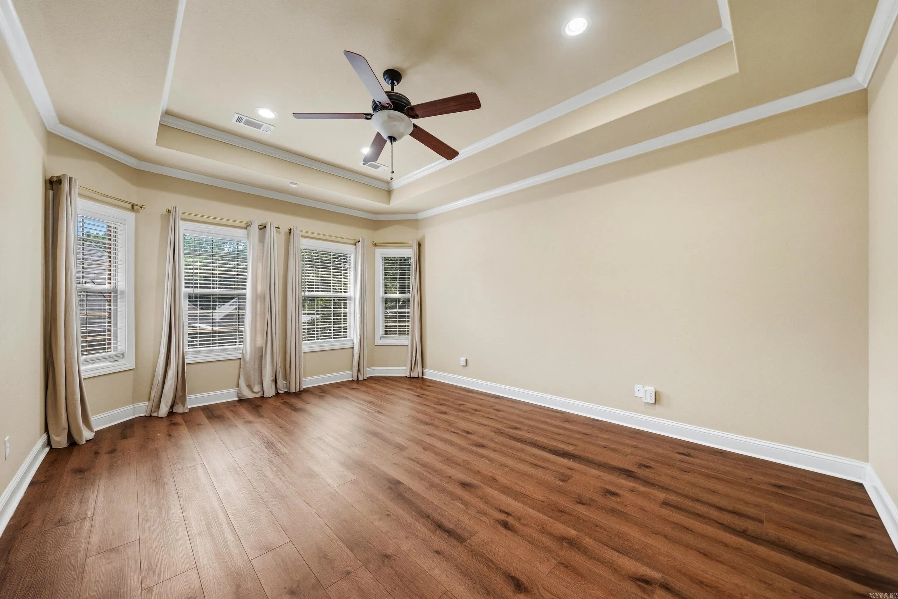 Property at 320  High meadow - Image 19