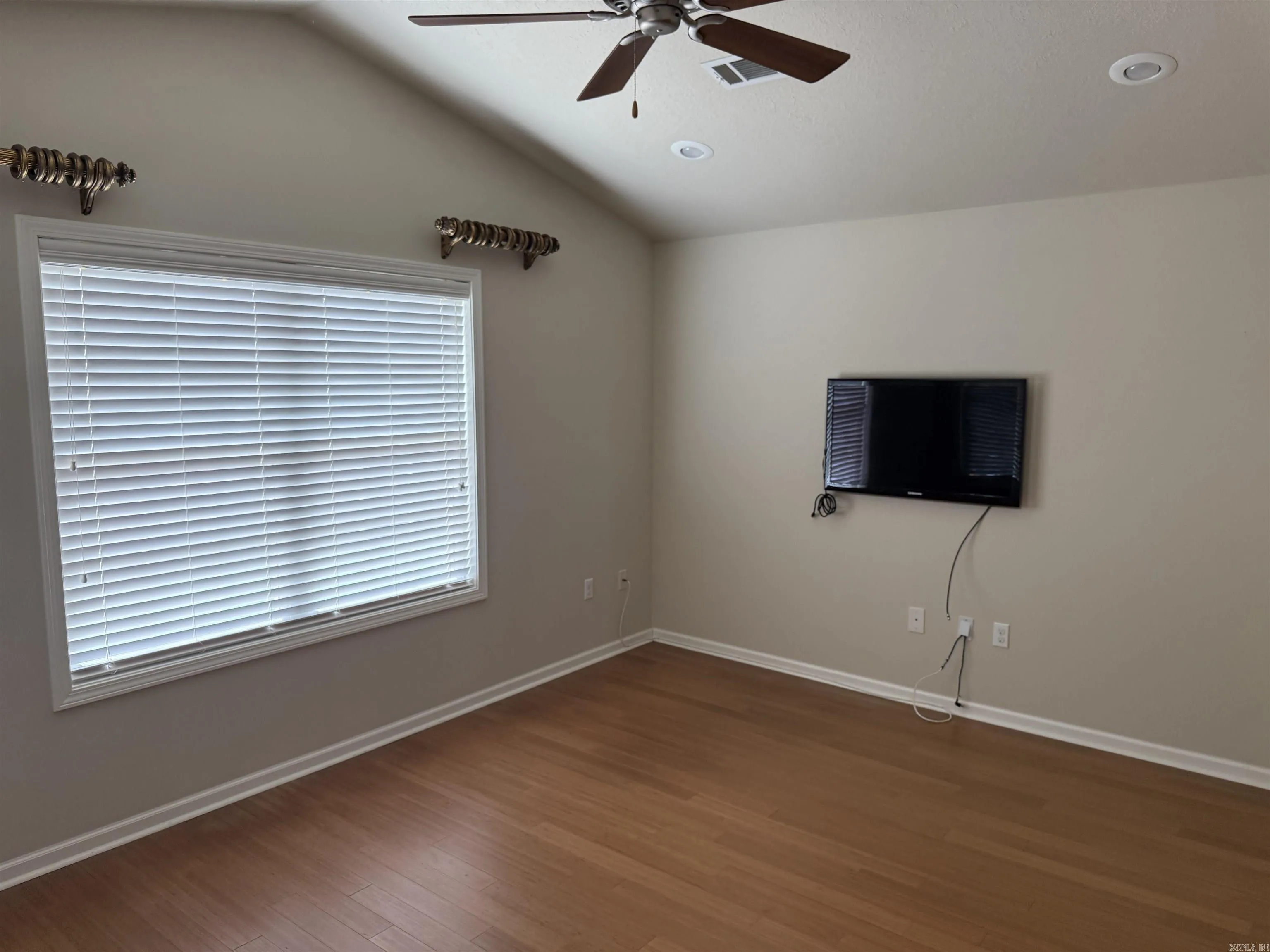Property at 12  Enclave - Image 12