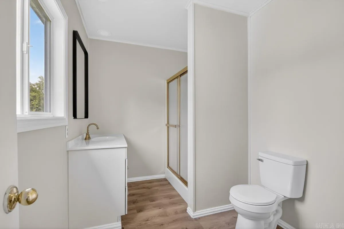 Property at 1315  Glenn - Image 4
