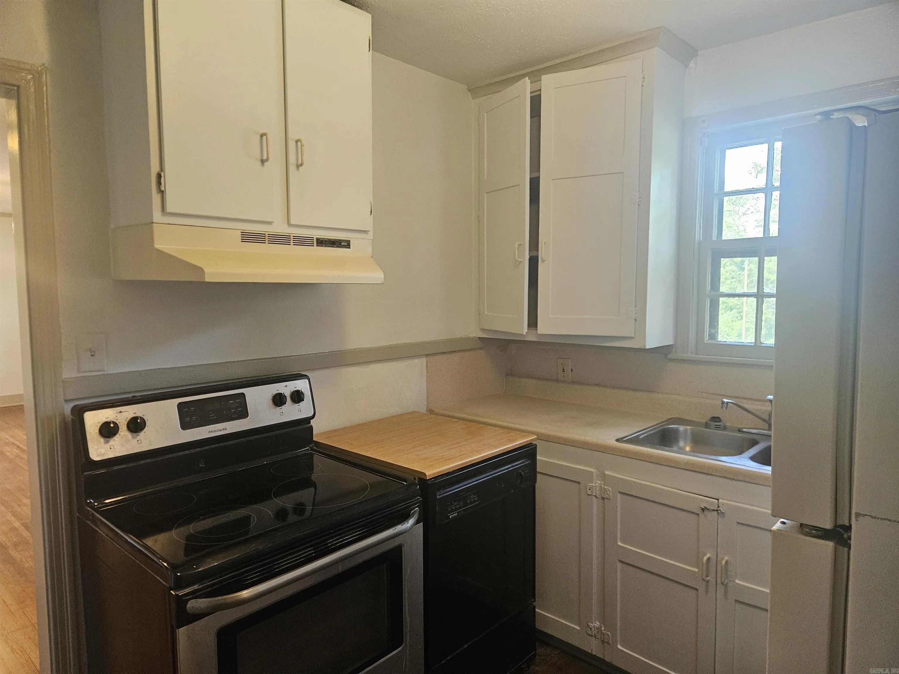 Property at 2405 S Fillmore - Image 4