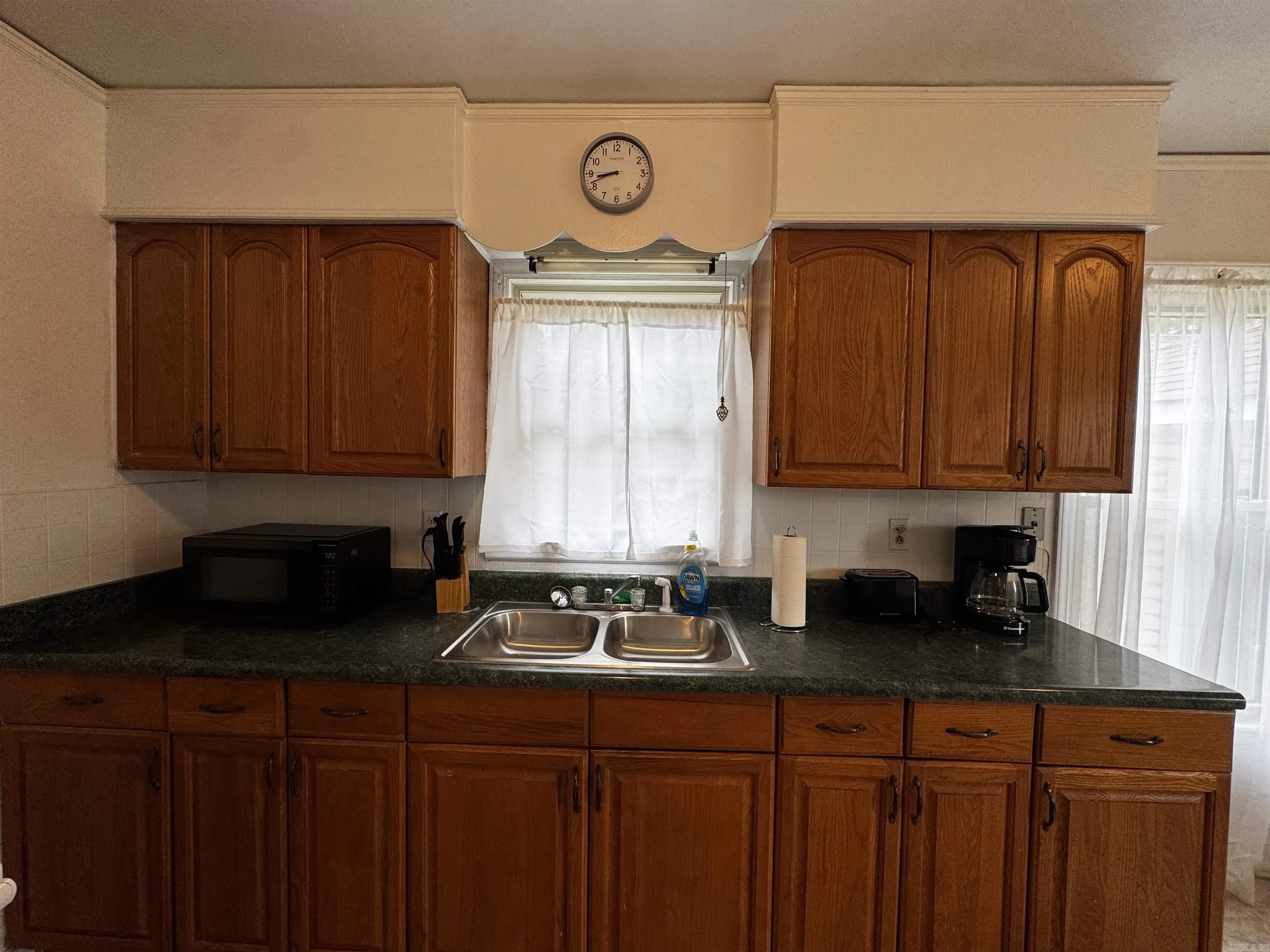 Property at 419  Dial circle - Image 6