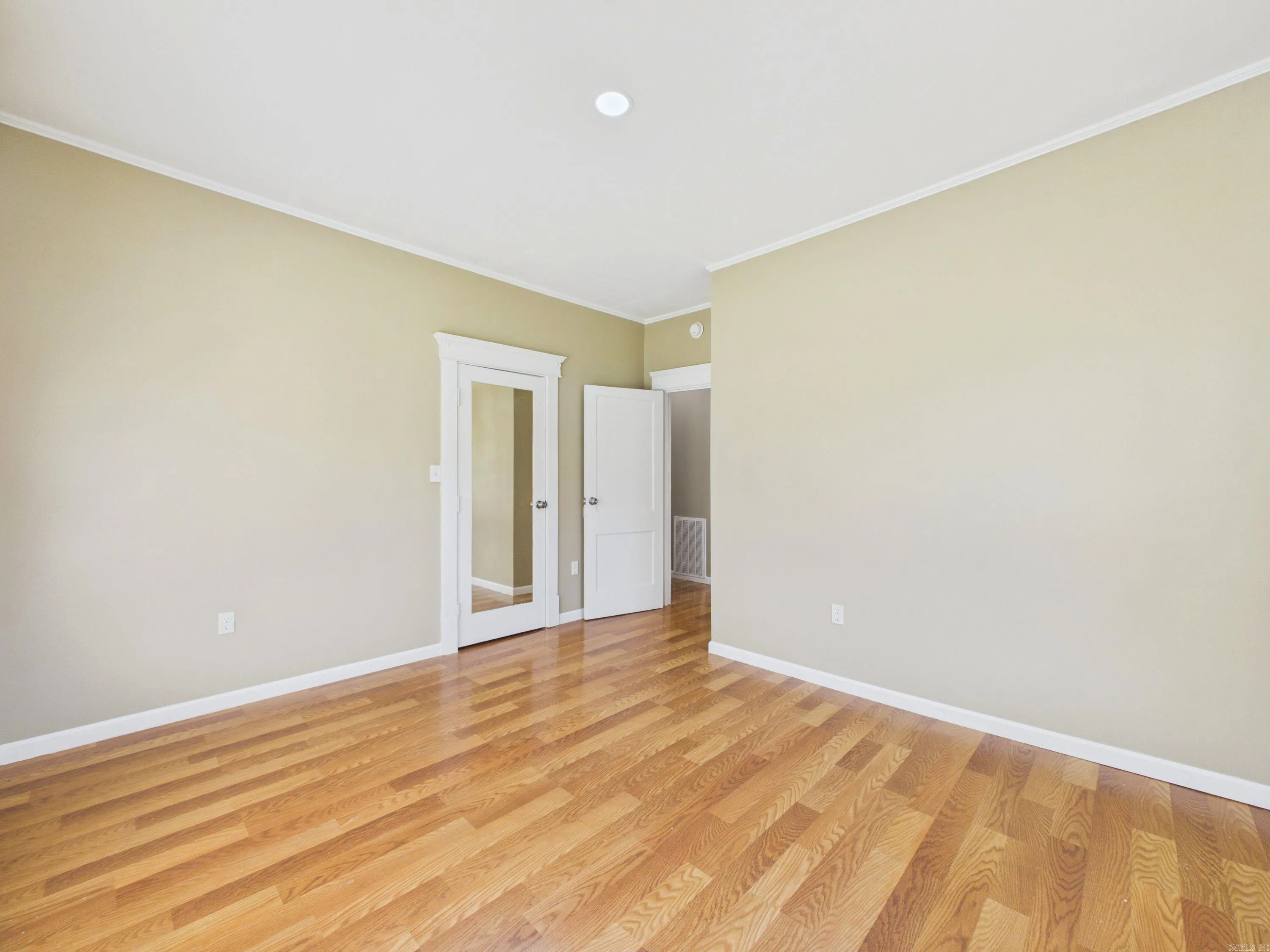 Property at 423  W 3rd - Image 19