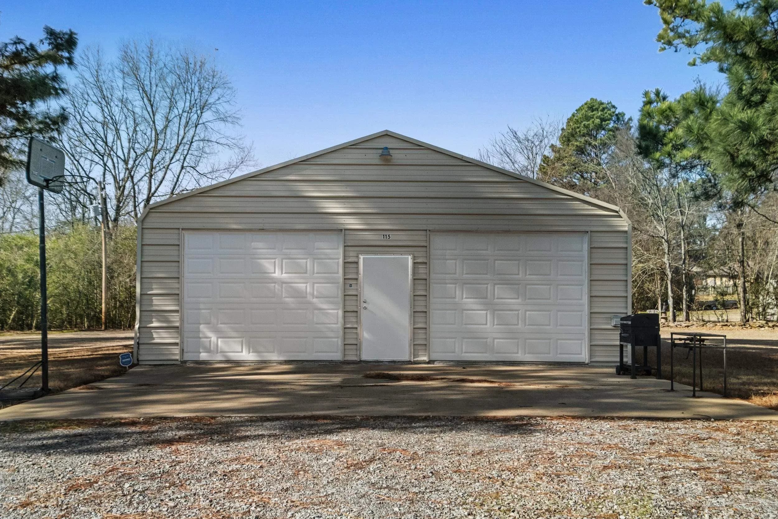 Property at 113  Woodlawn - Image 38