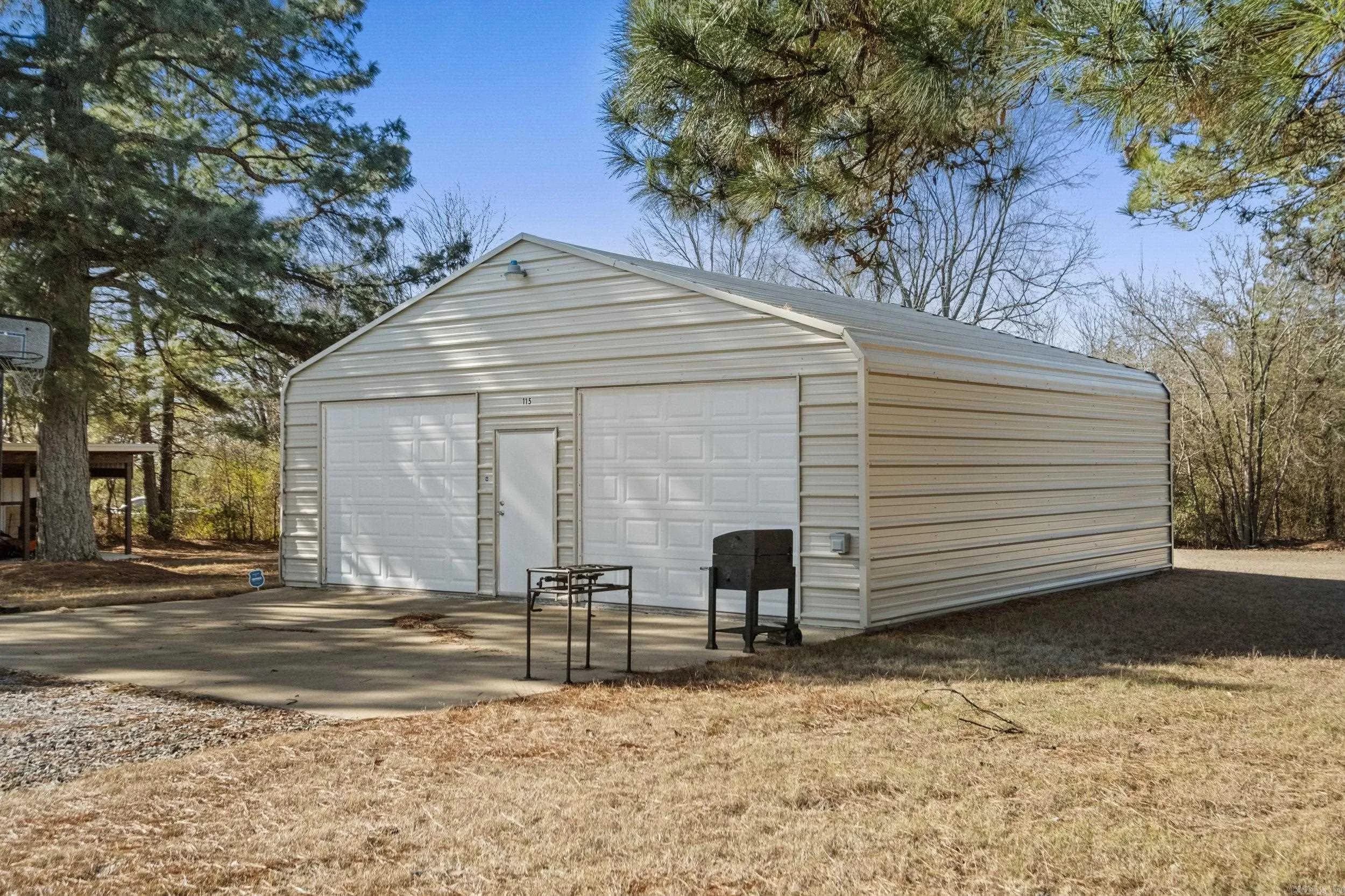 Property at 113  Woodlawn - Image 37