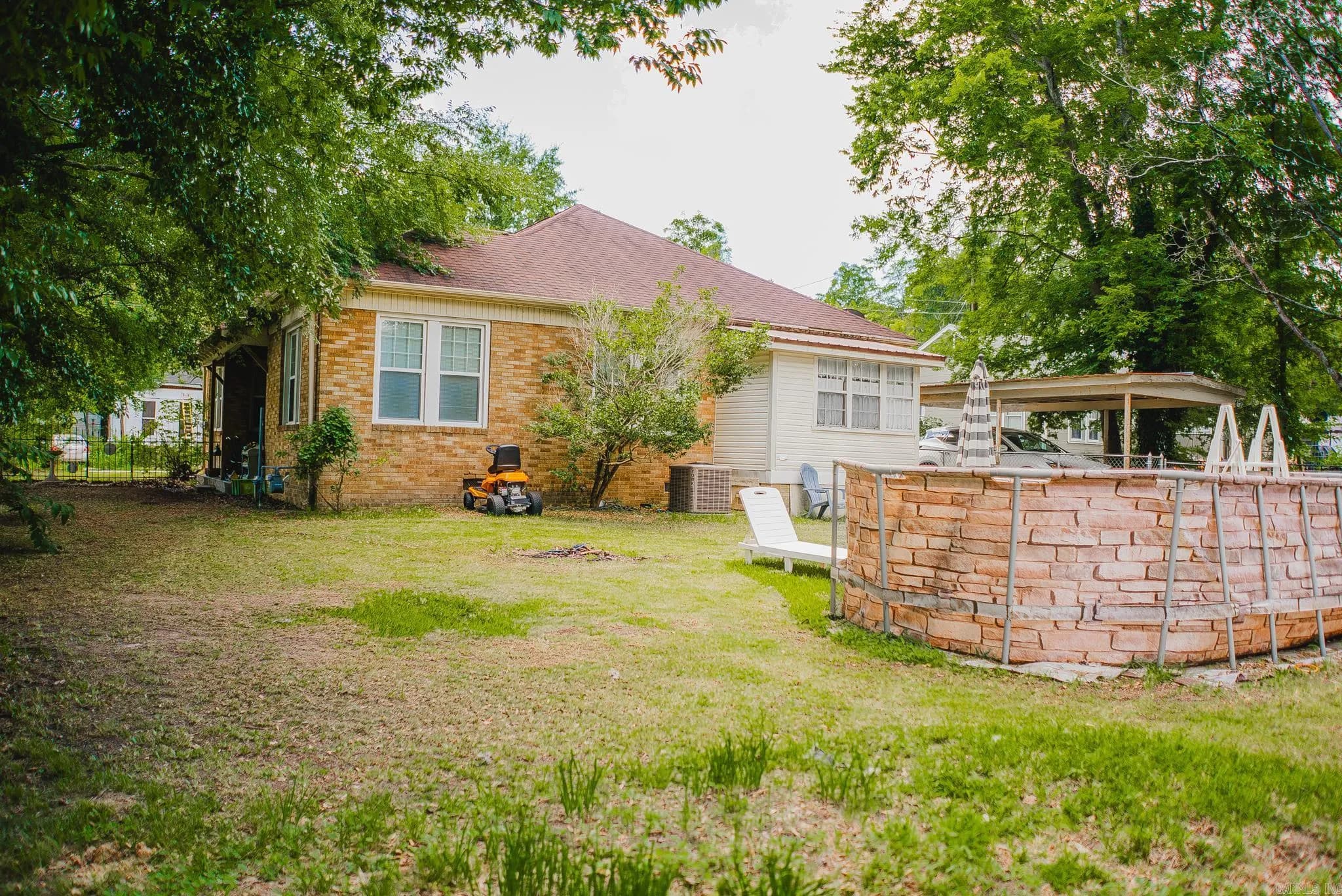 Property at 209 E Shelton - Image 44