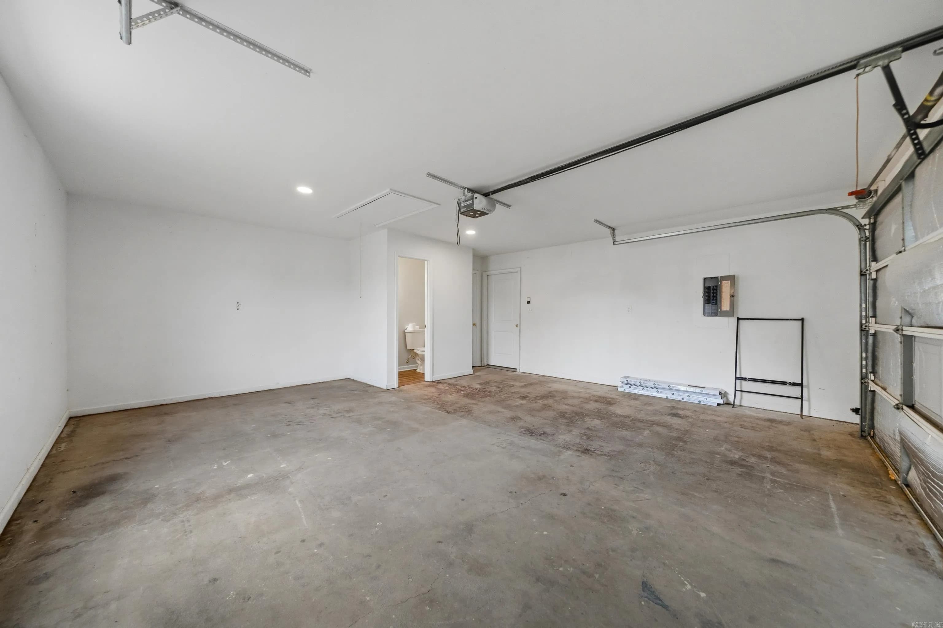 Property at 163  Eagle pass - Image 31