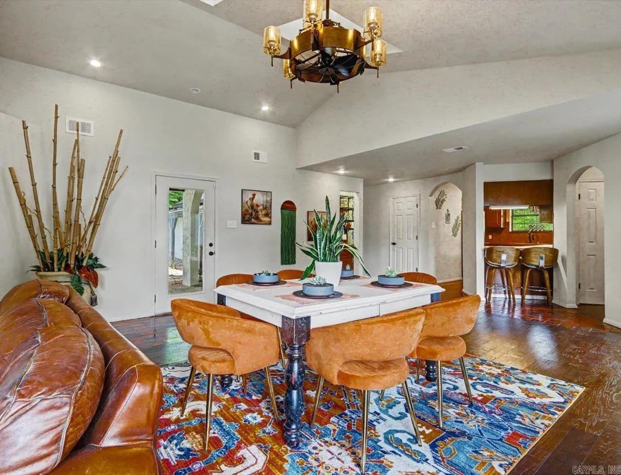 Property at 101  Cedarwood - Image 14