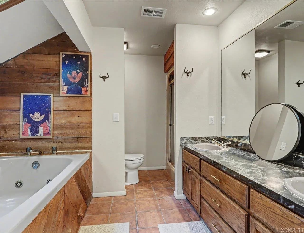 Property at 101  Cedarwood - Image 38