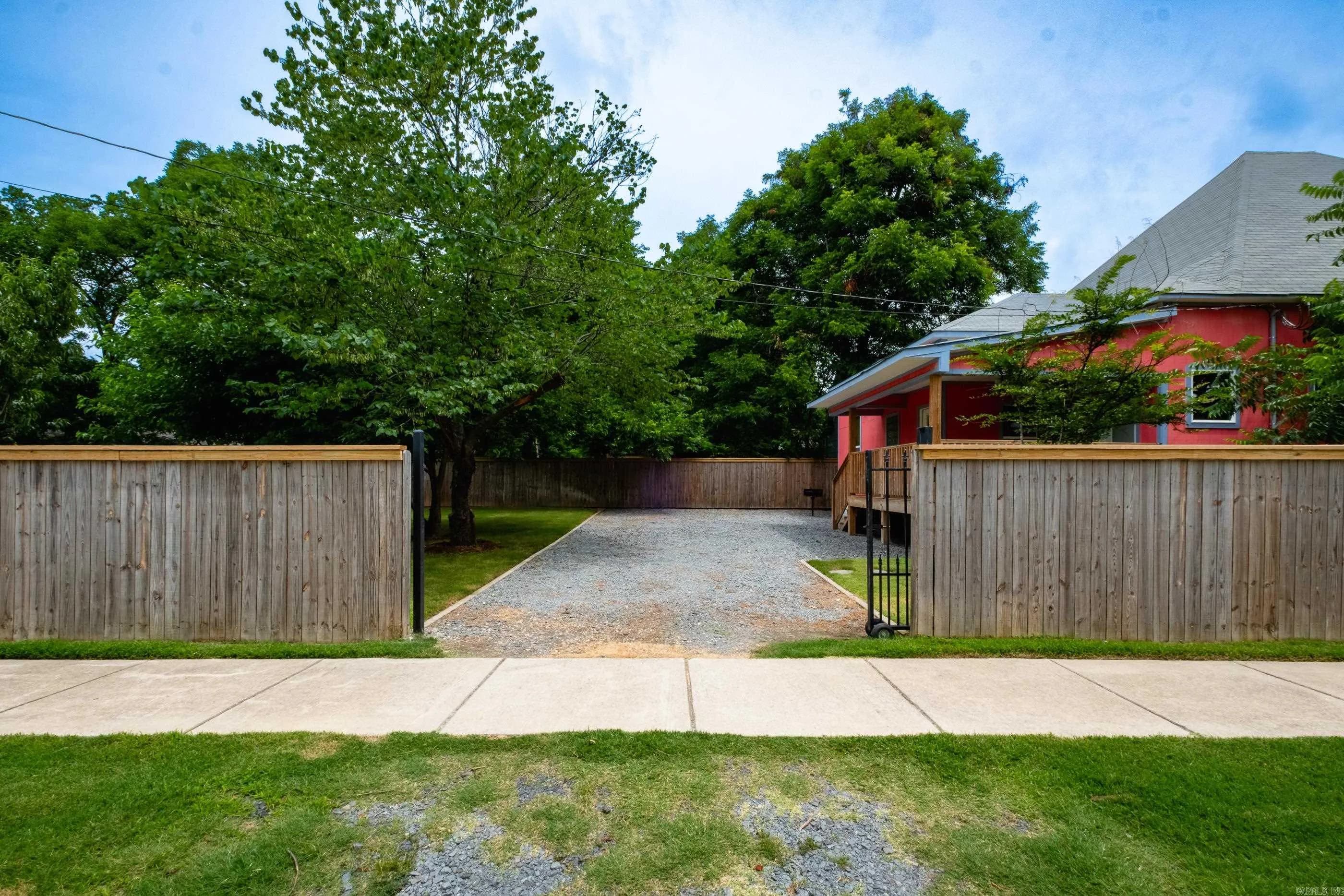 Property at 1401  Maple - Image 26
