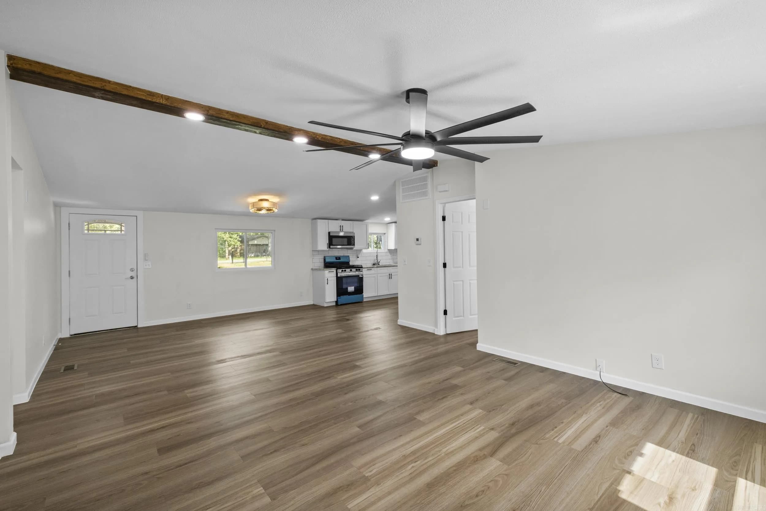 Property at 18820  Honeysuckle - Image 16
