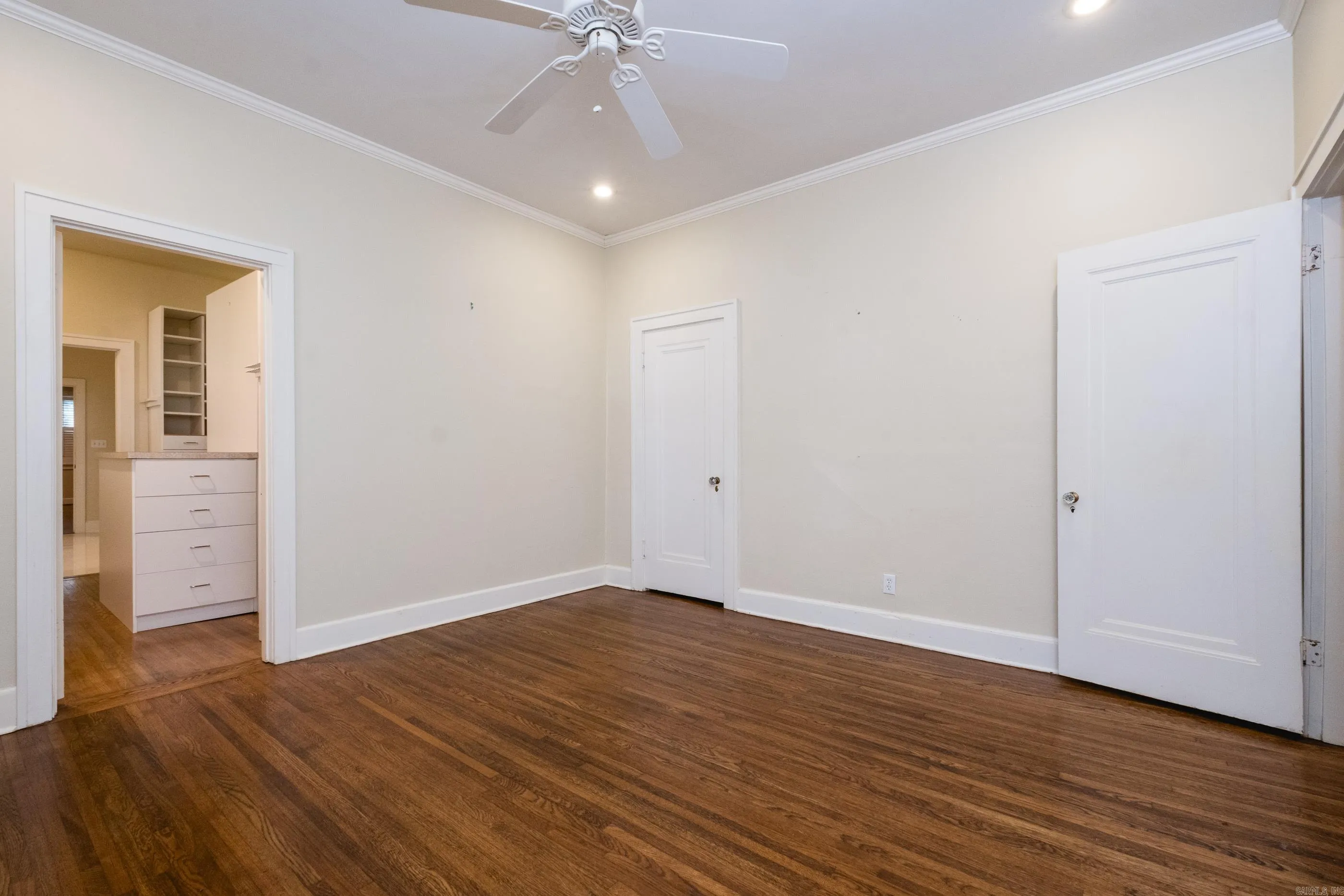 Property at 1620 N Jackson - Image 33