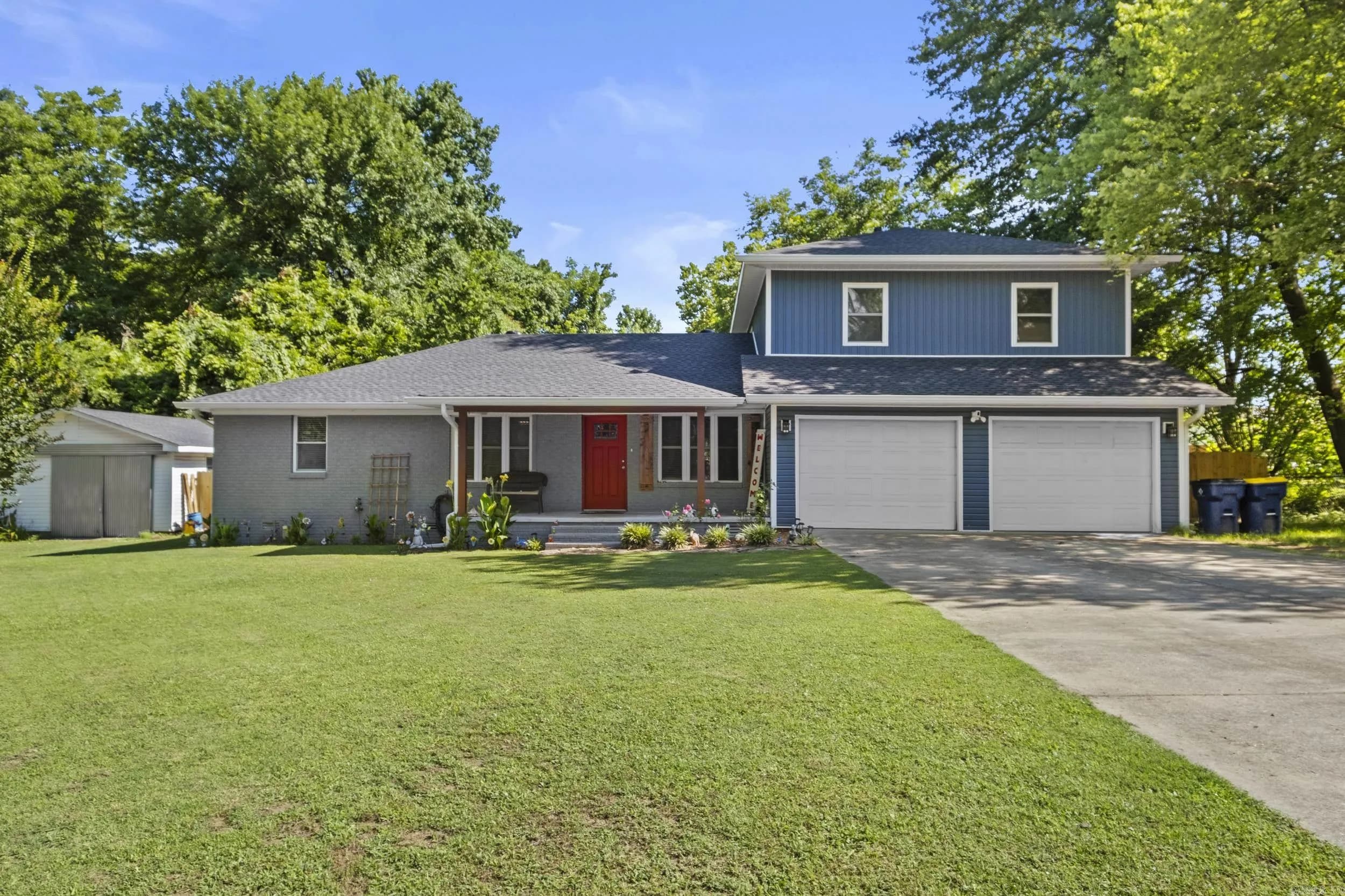 Property at 108 N Linden - Image 1