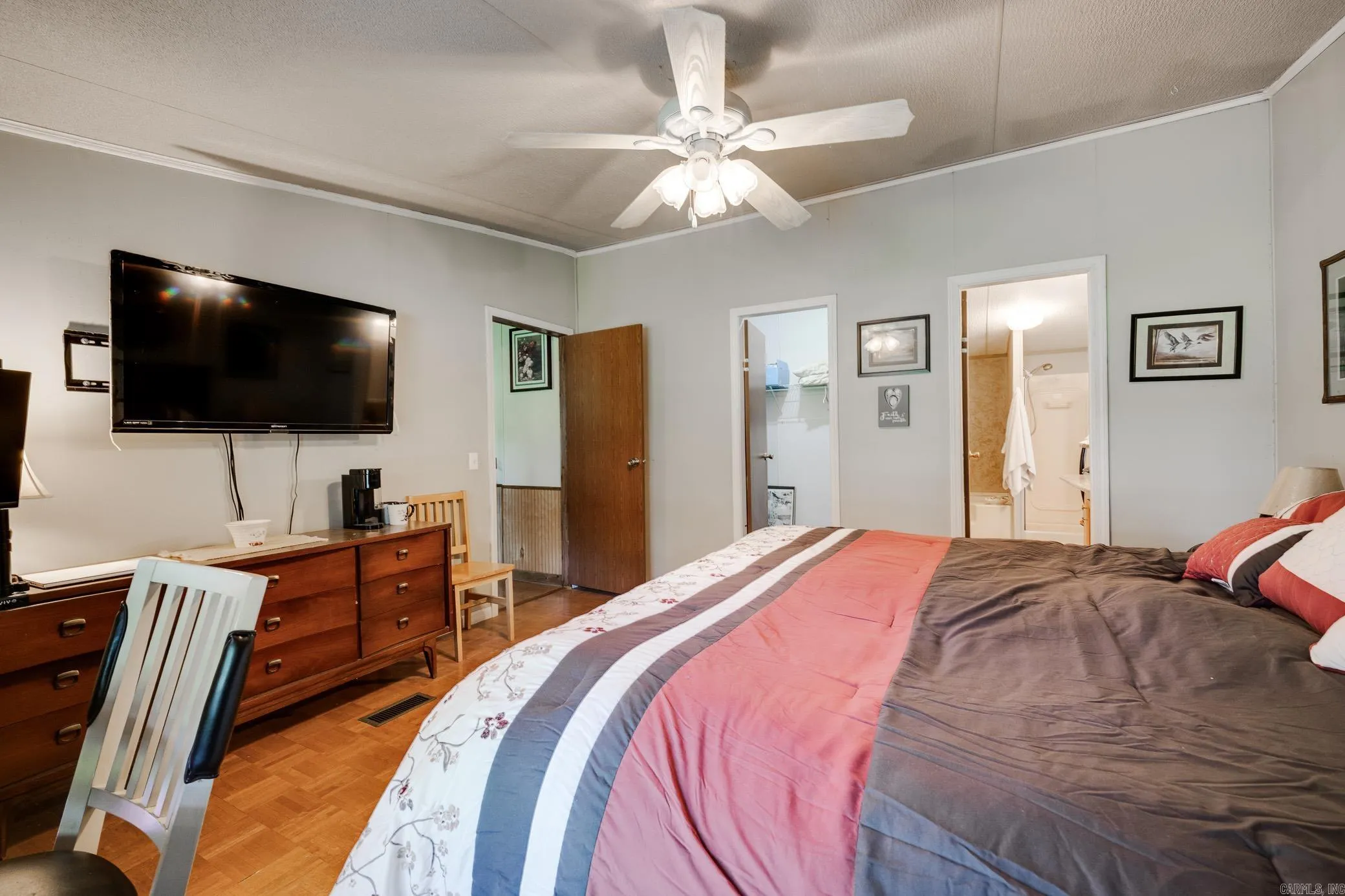 Property at 27  Norman ln - Image 23
