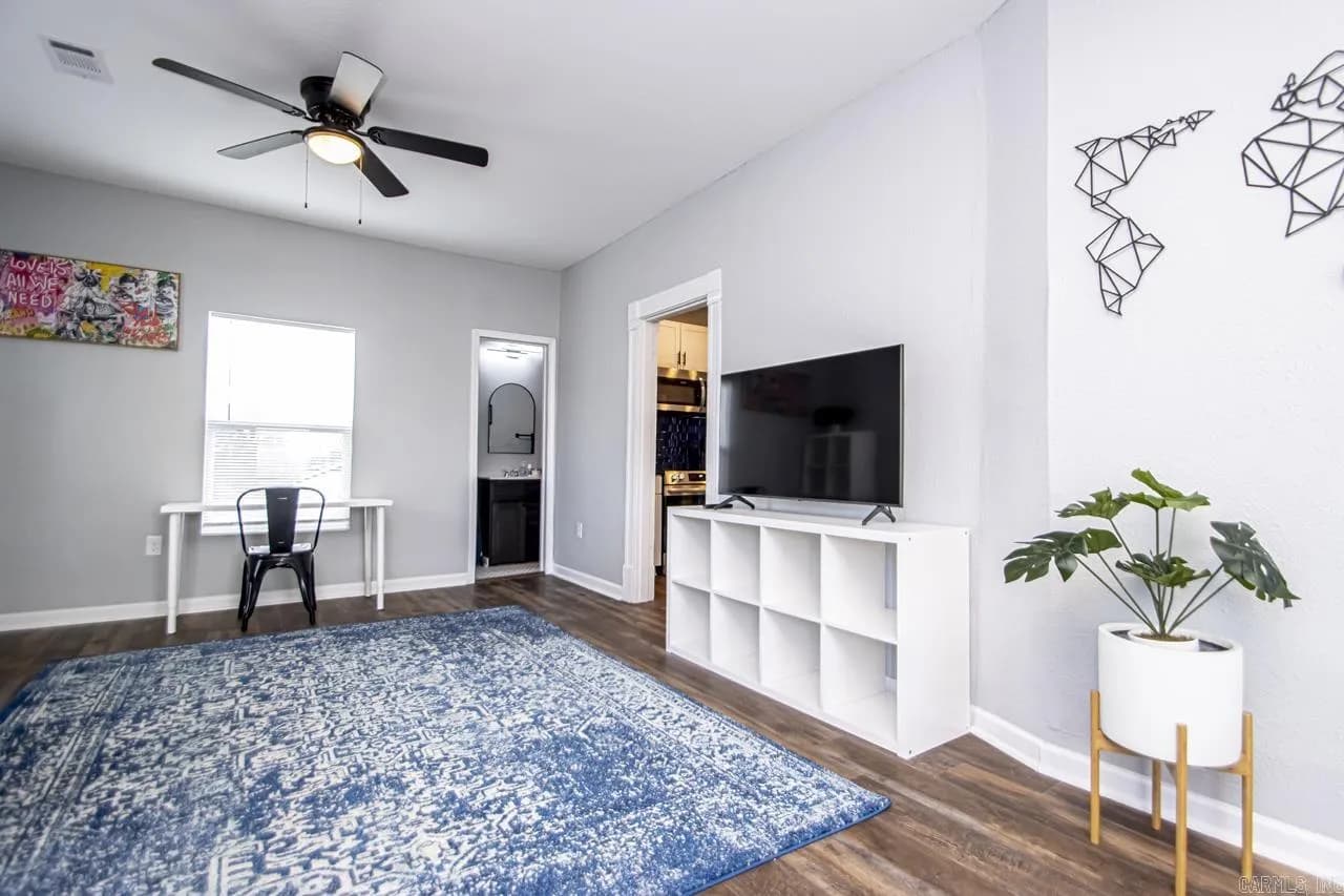 Property at 2108  Bragg - Image 7