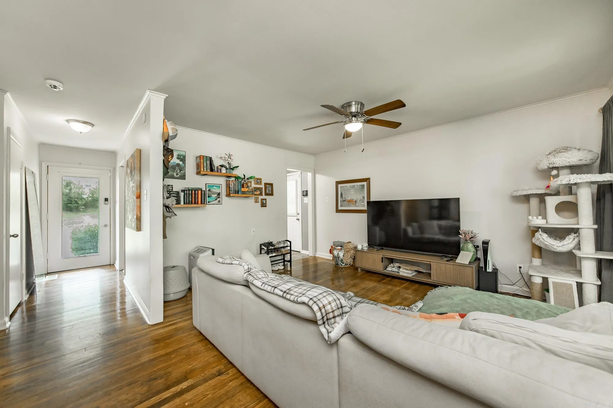 Property at 3519  Maple - Image 9