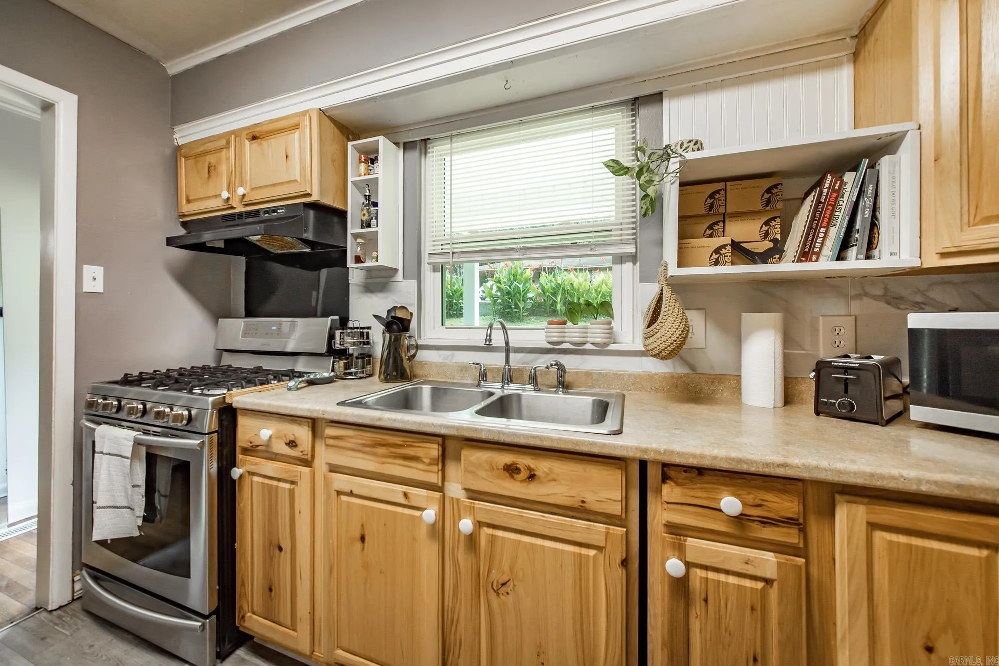 Property at 3519  Maple - Image 13