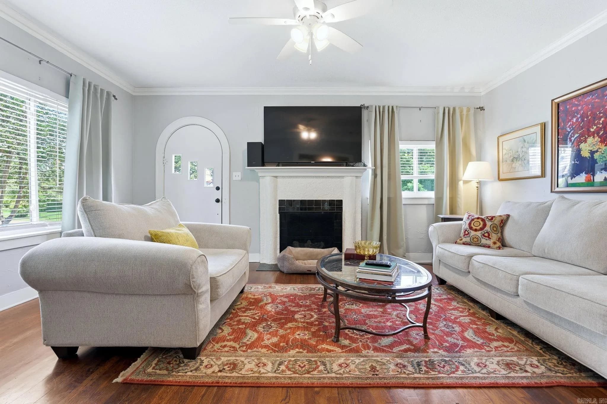 Property at 3323 N Cypress - Image 16