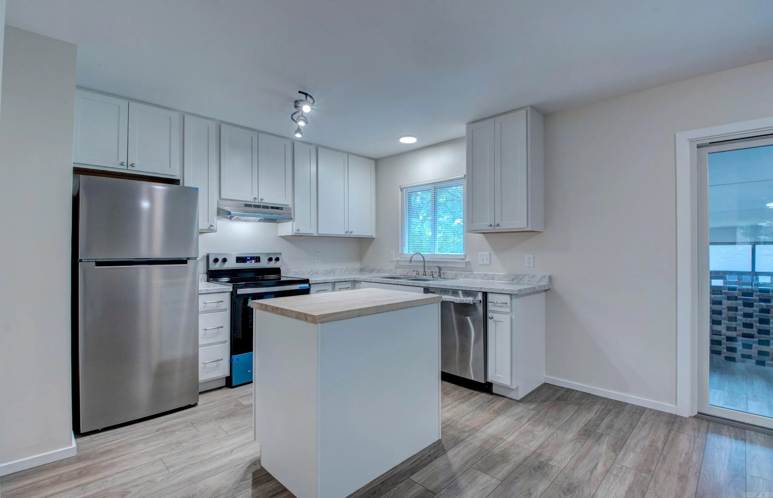 Property at 311  Springwood - Image 19