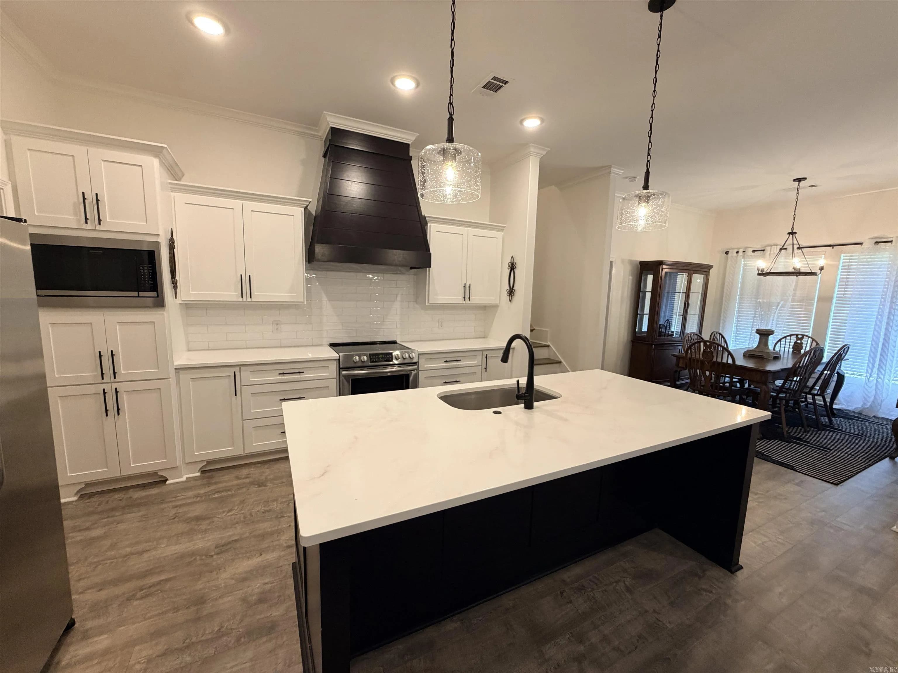 Property at 4025  Elizabeth - Image 16