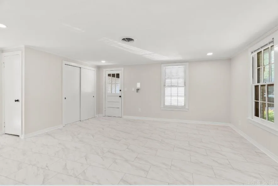 Property at 2010  Hairston - Image 14