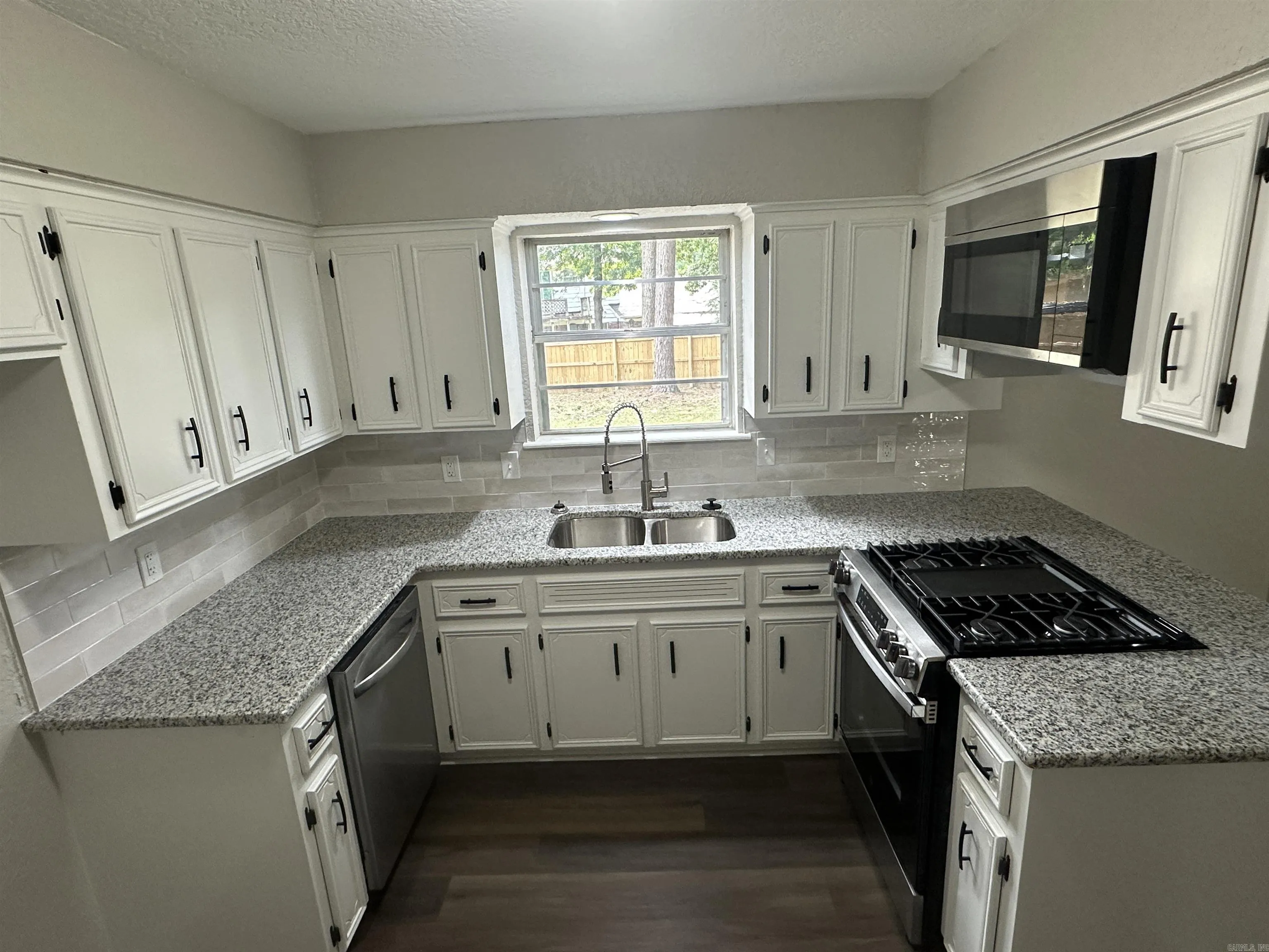 Property at 3414  Price - Image 4