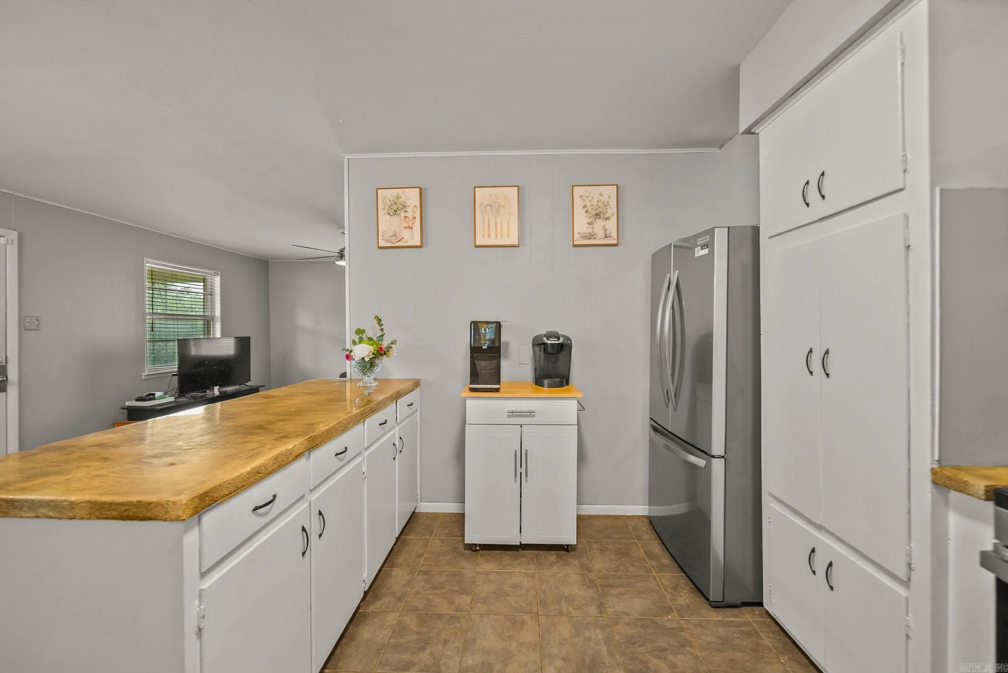 Property at 7210  Missouri - Image 6
