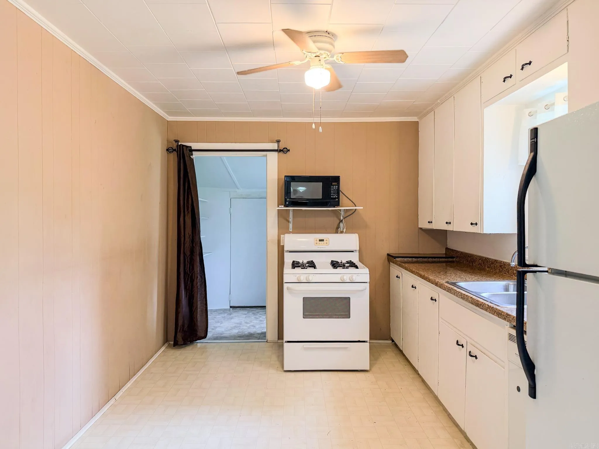 Property at 1514  Jefferson - Image 7