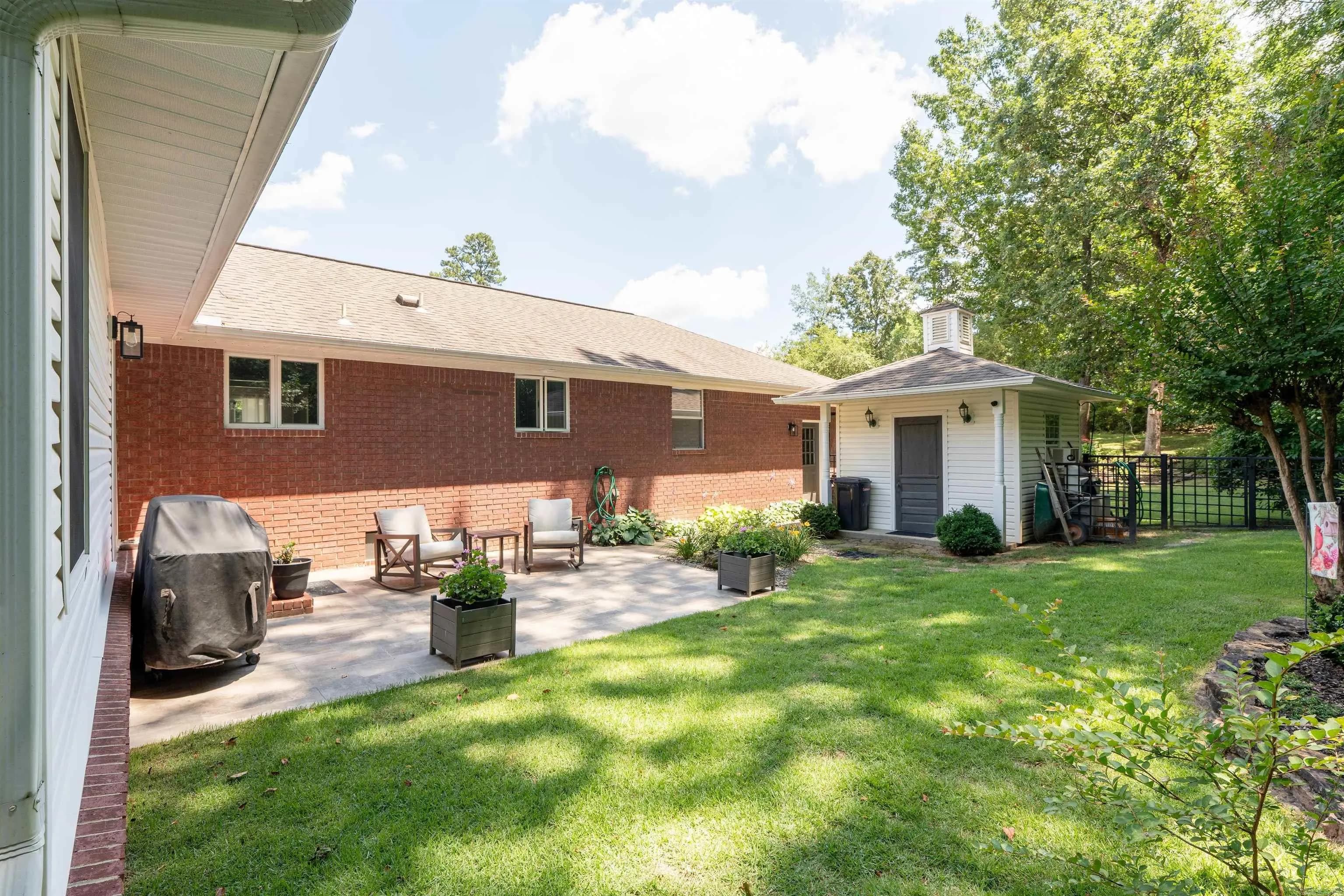 Property at 1021  Huntington - Image 44