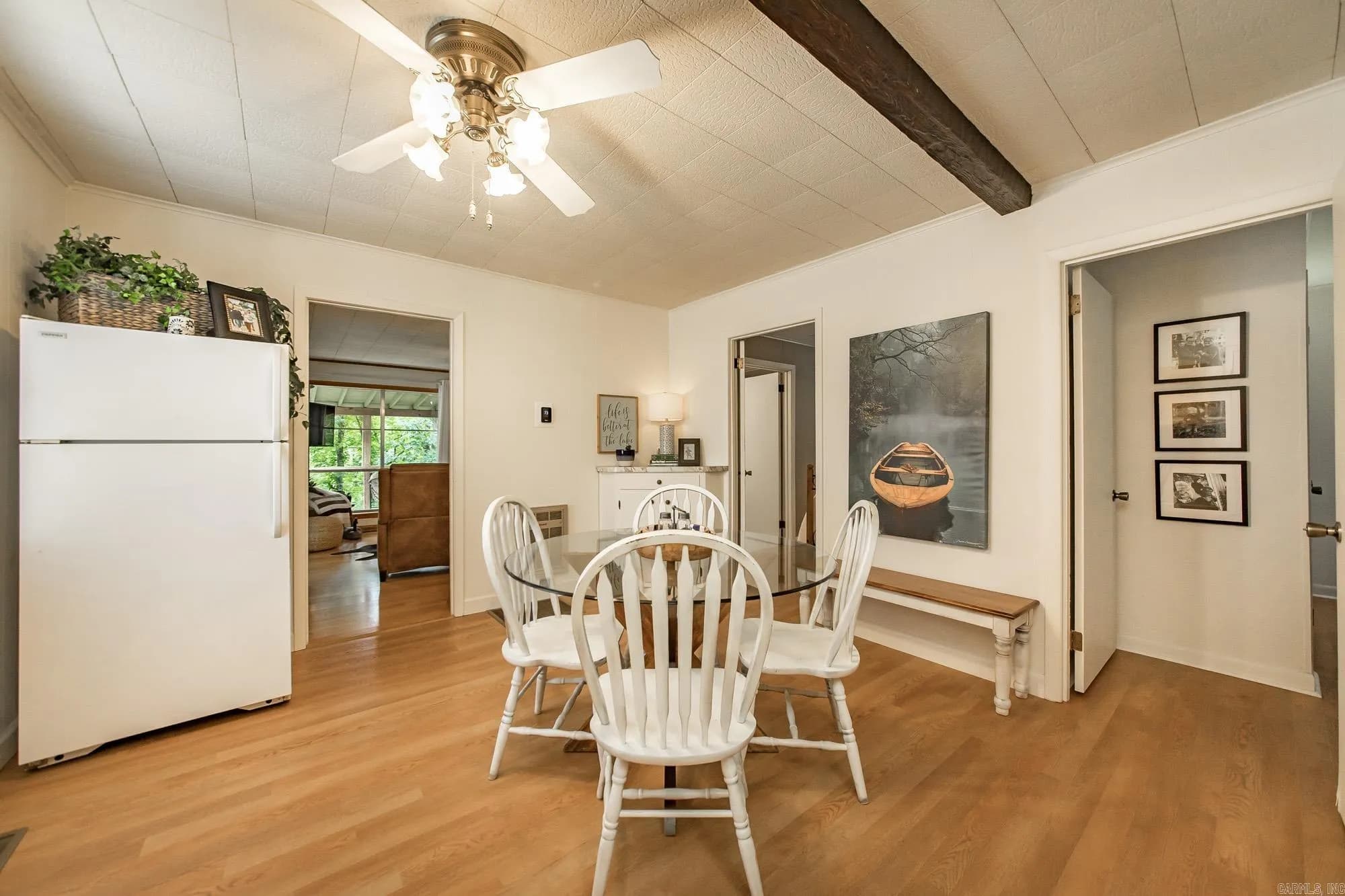 Property at 403  Lake shore - Image 8