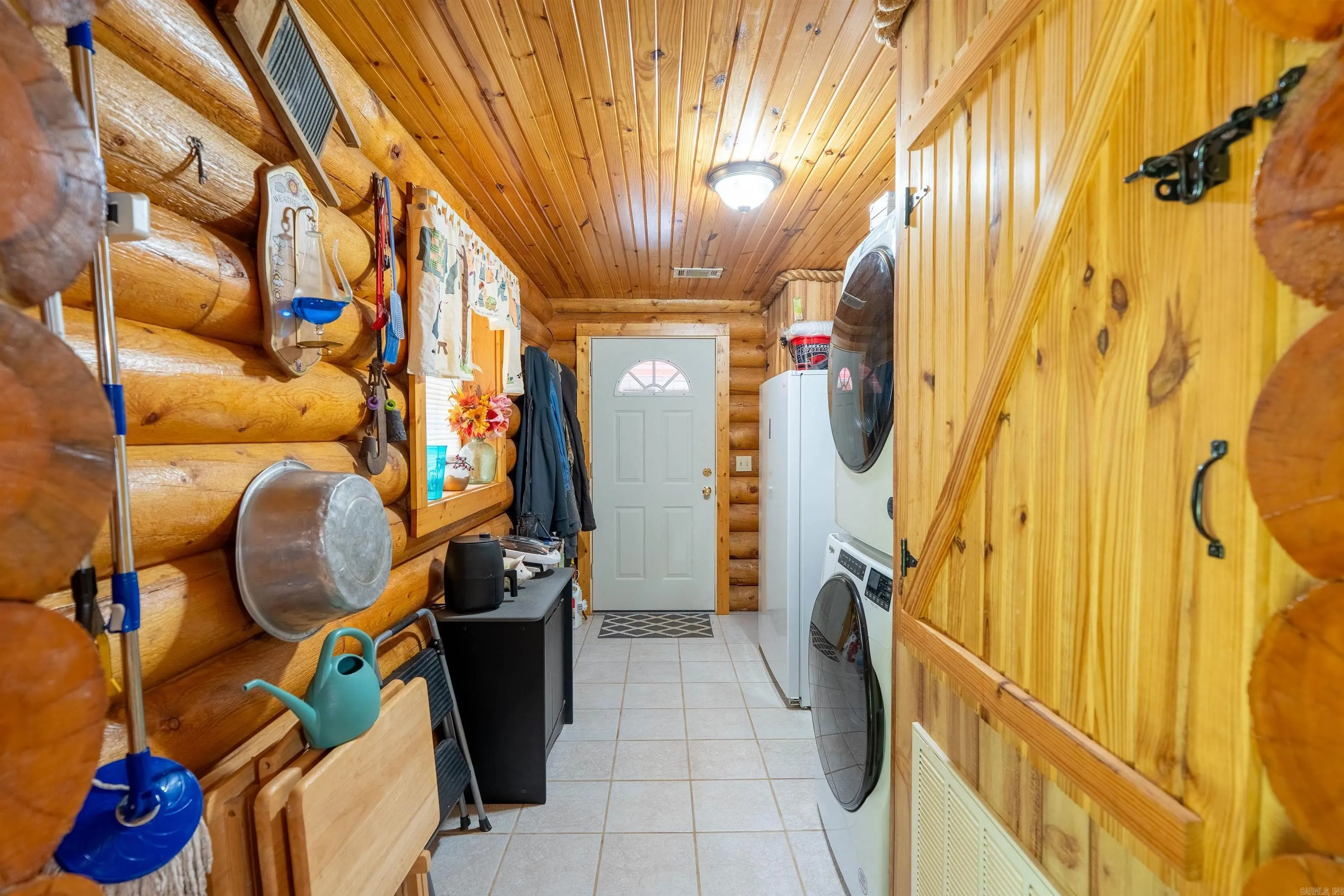 Property at 630  Goldmine - Image 26