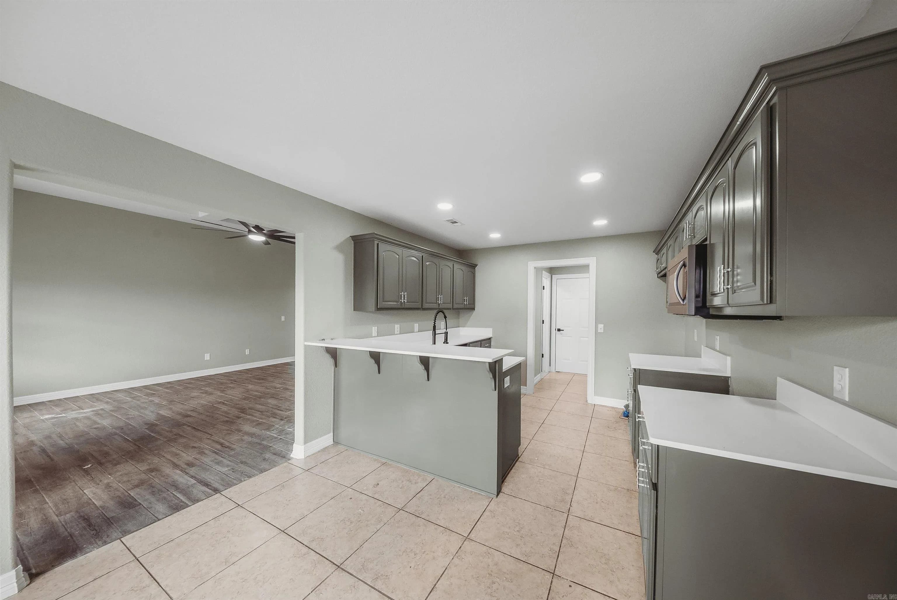 Property at 6010  Overland - Image 7