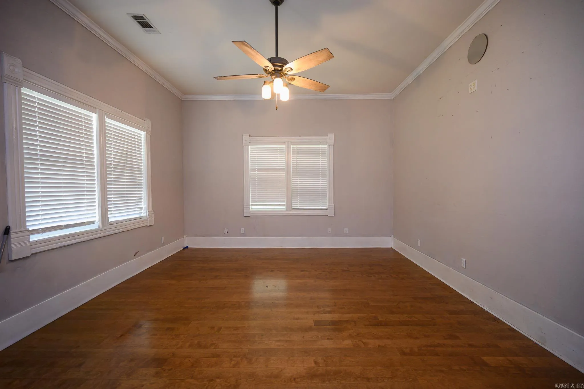 Property at 407  Tenth - Image 12