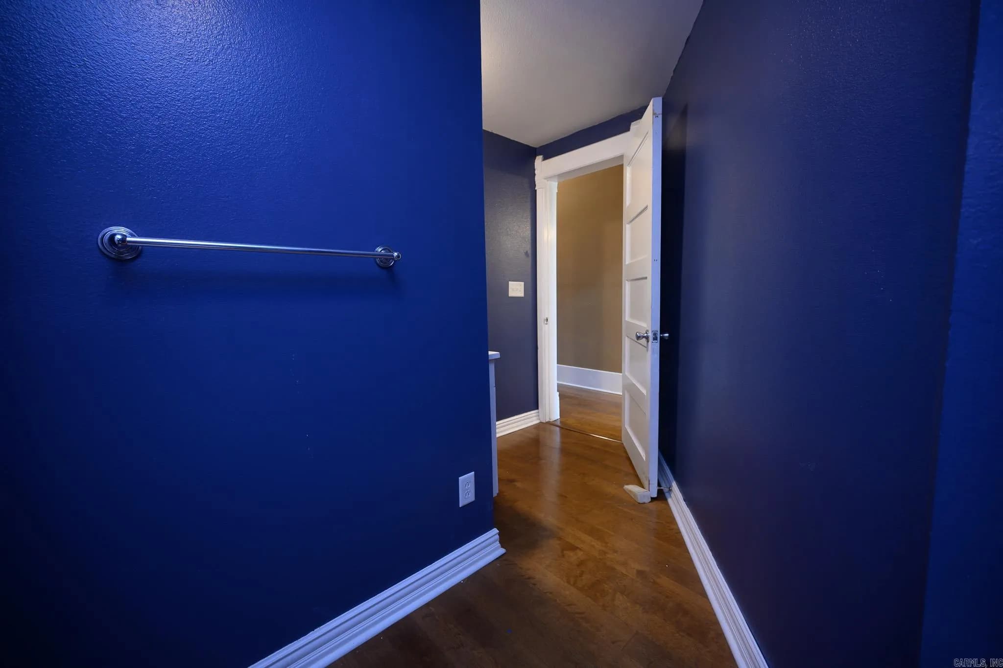 Property at 407  Tenth - Image 36