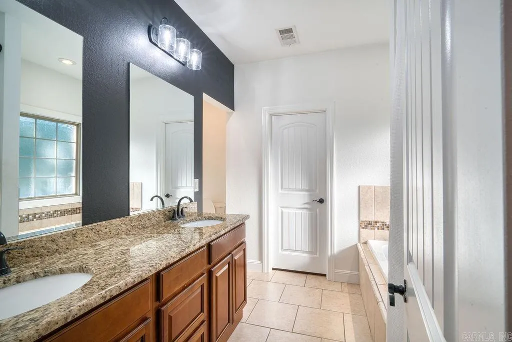Property at 4910  Peachtree - Image 26