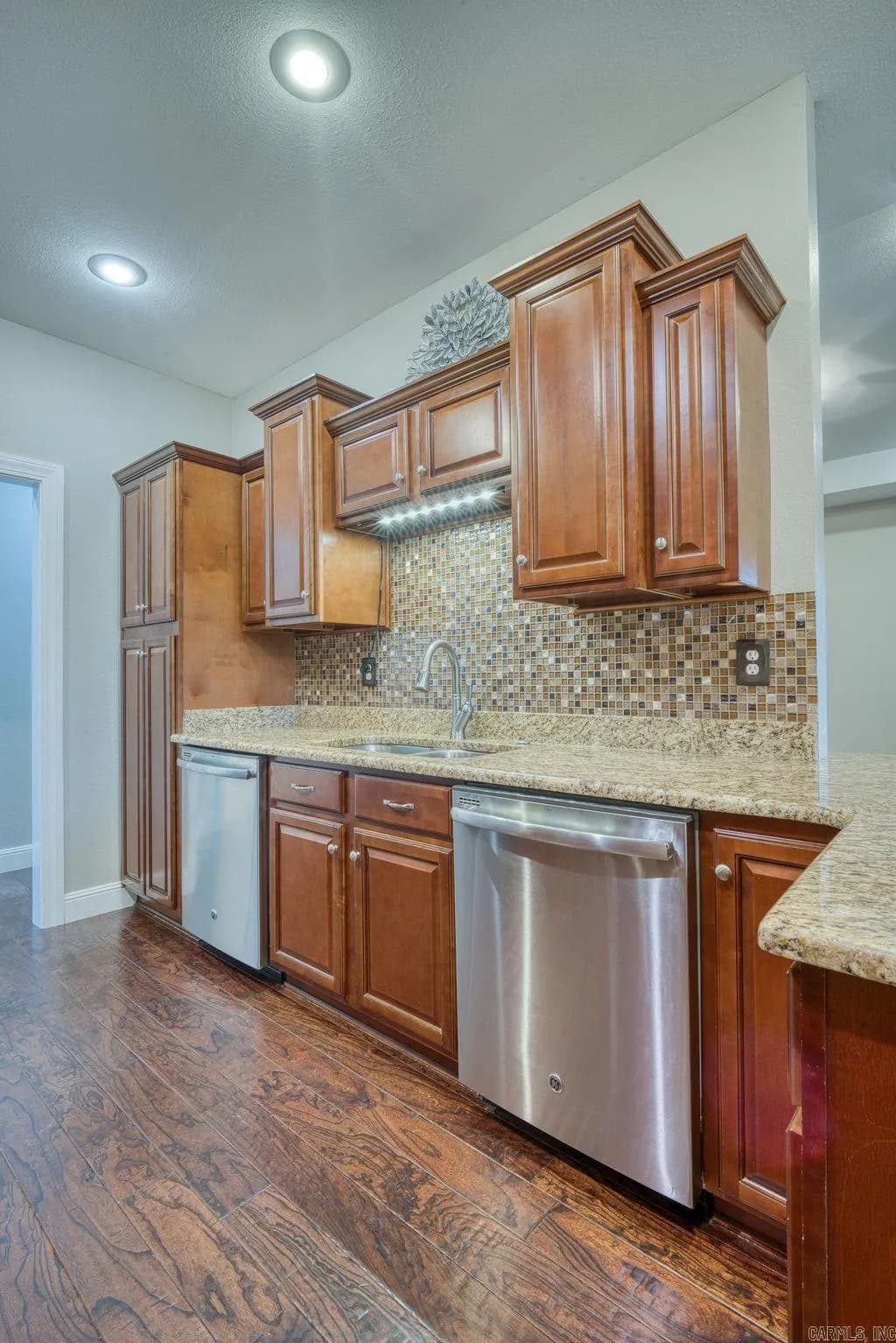 Property at 4910  Peachtree - Image 15