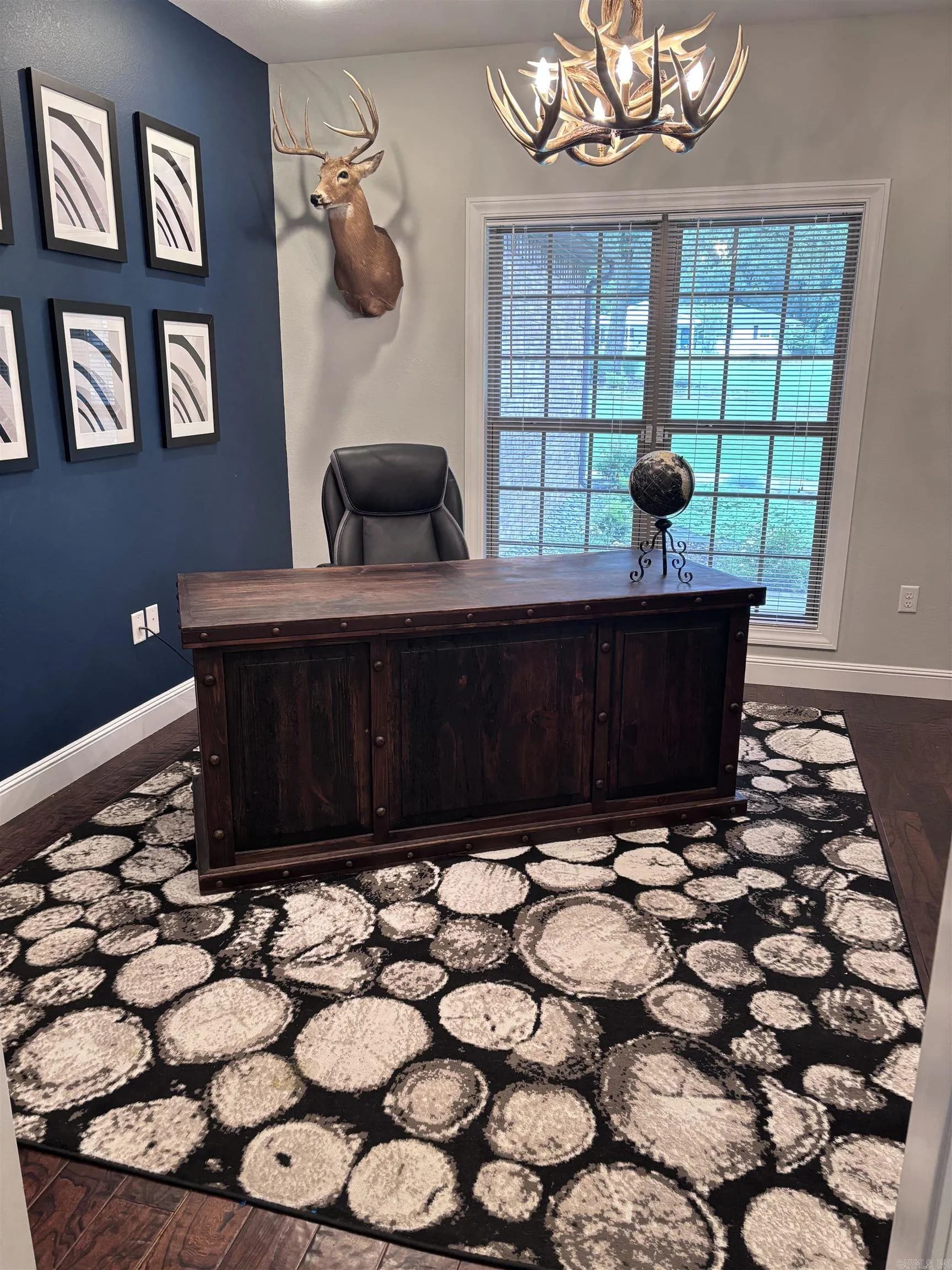Property at 4910  Peachtree - Image 21