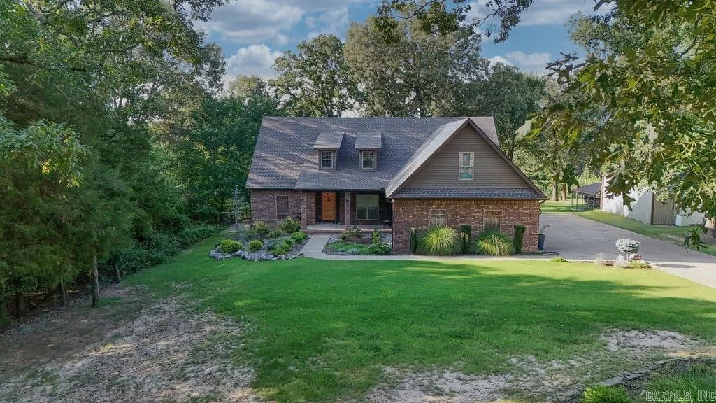 Property at 4910  Peachtree - Image 3