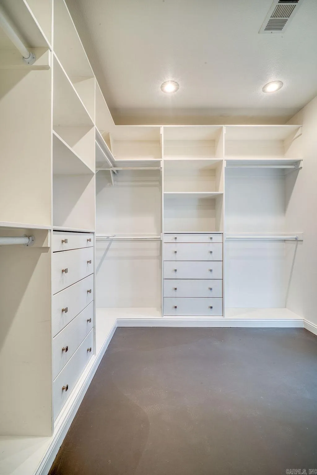Property at 4910  Peachtree - Image 32