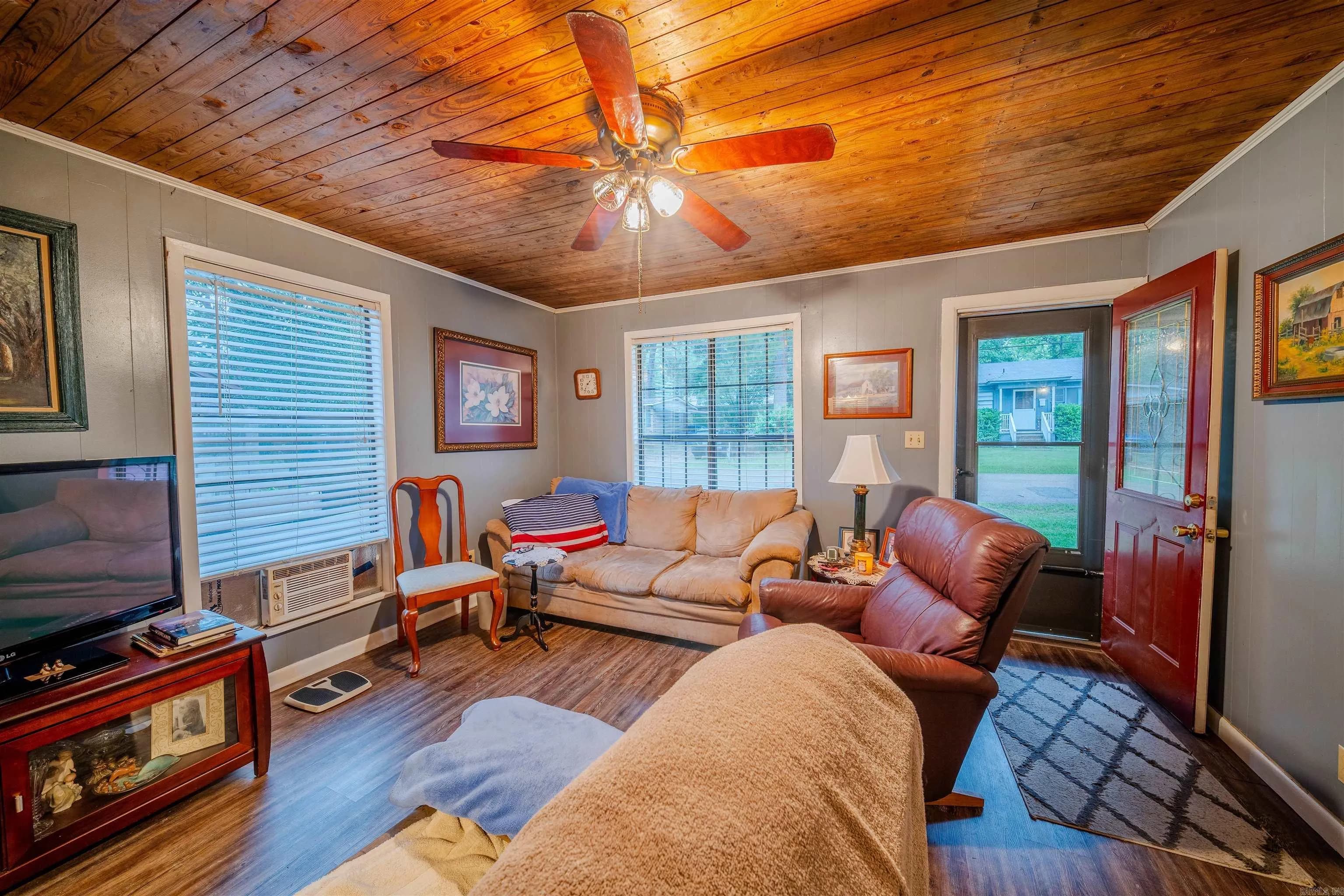 Property at 2532  Williams - Image 4