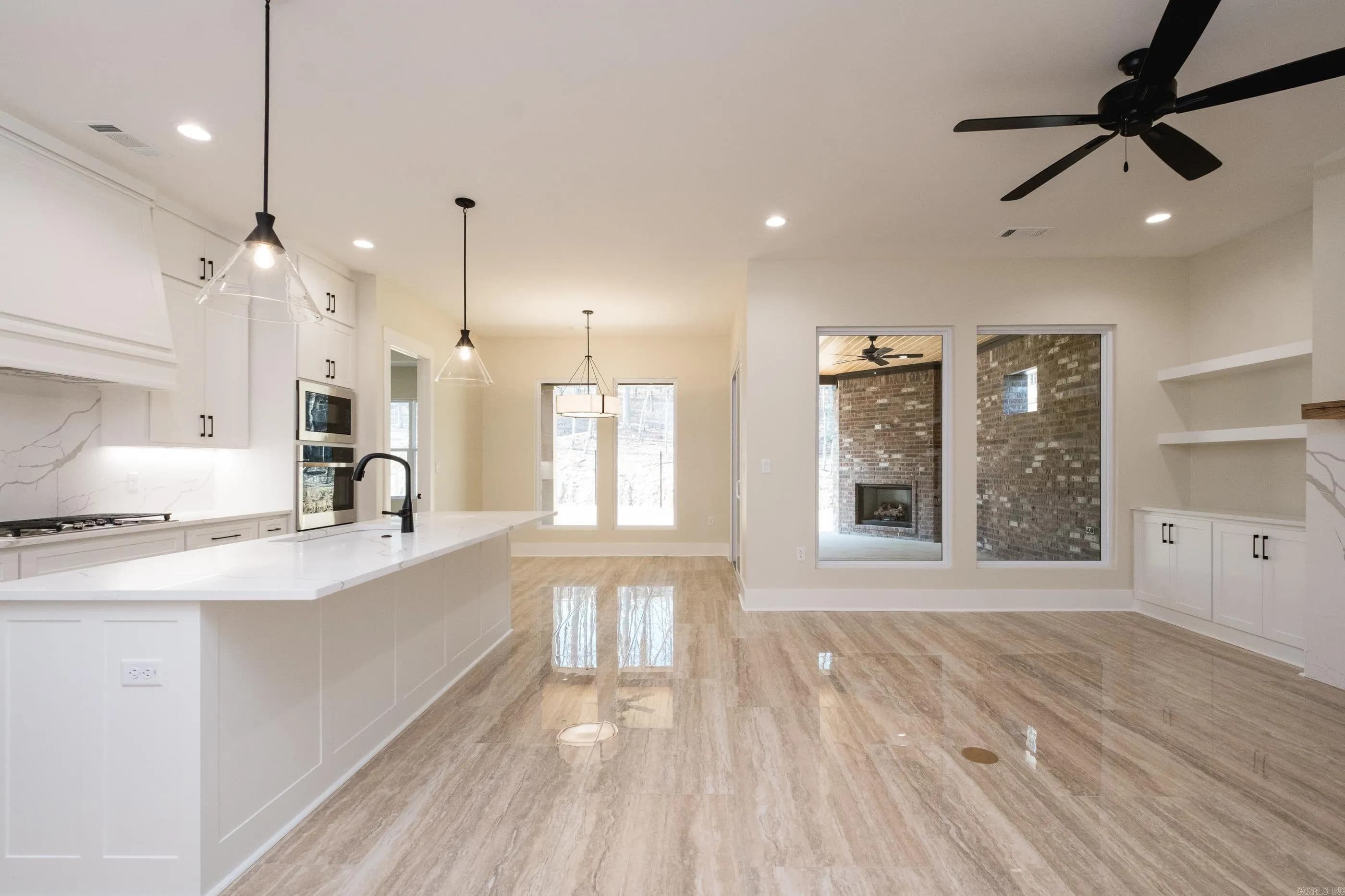 Property at 131  Kinley - Image 12