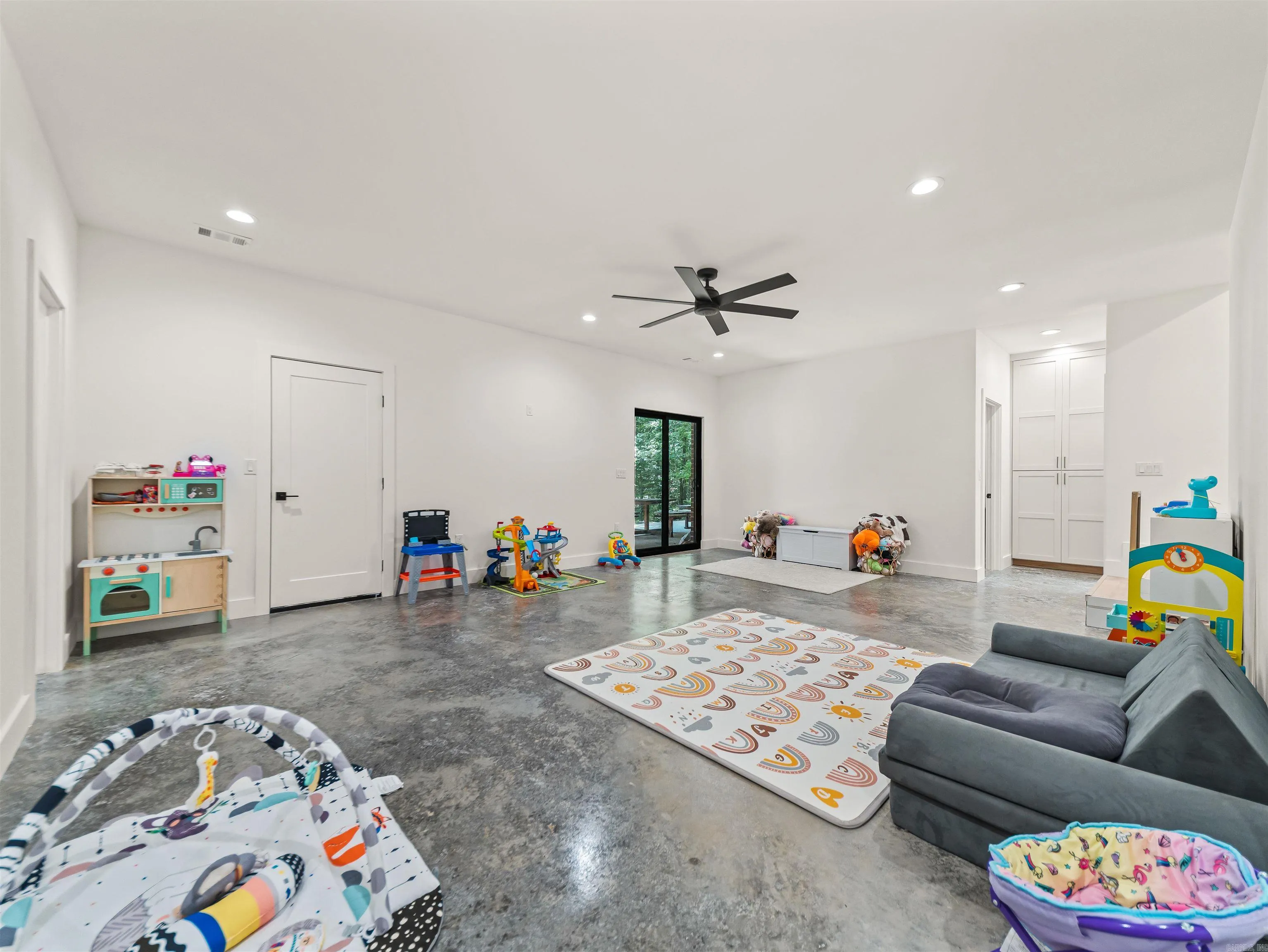 Property at 179  Rockdale - Image 32