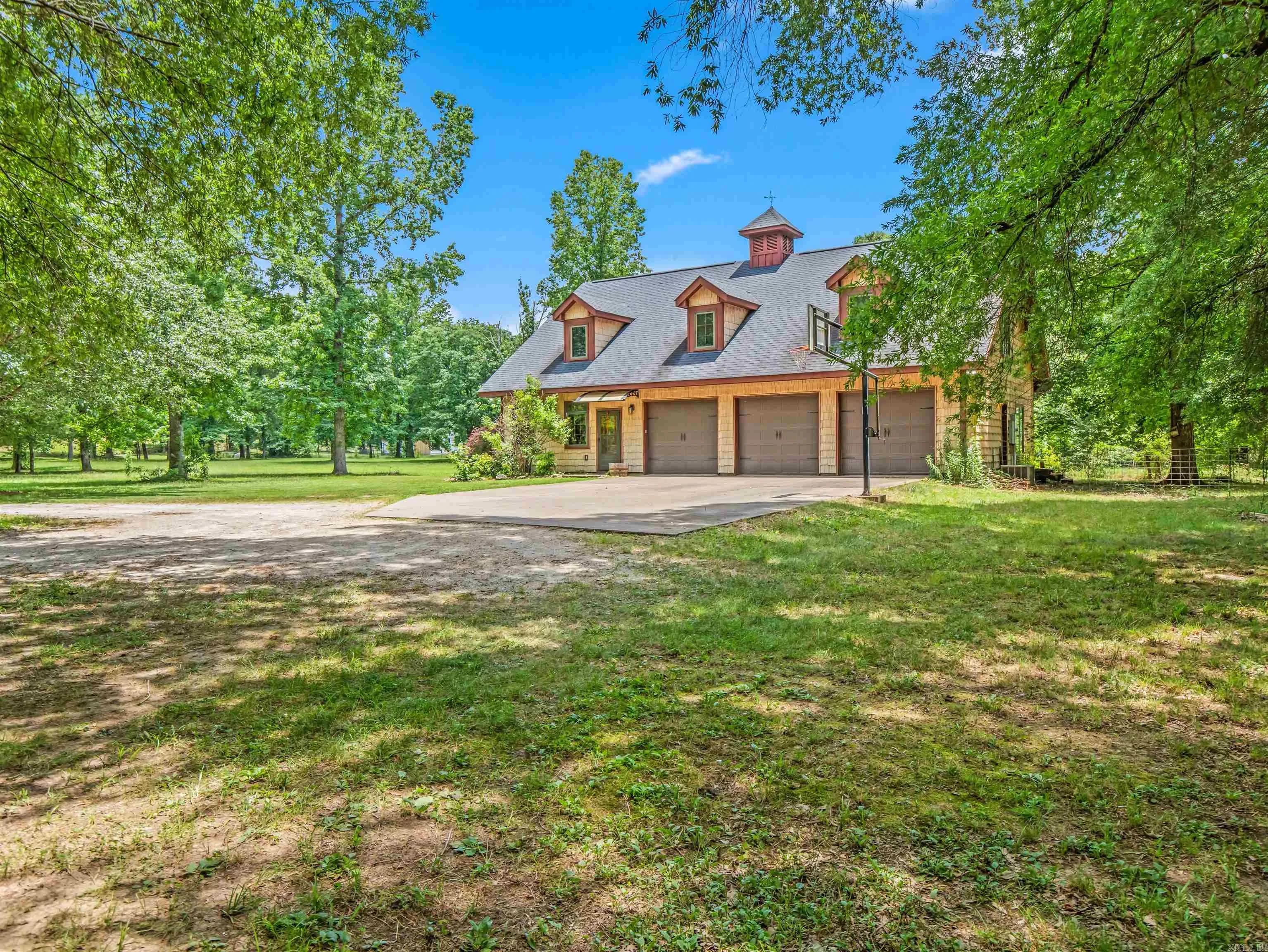 Property at 454  Clubhill - Image 2